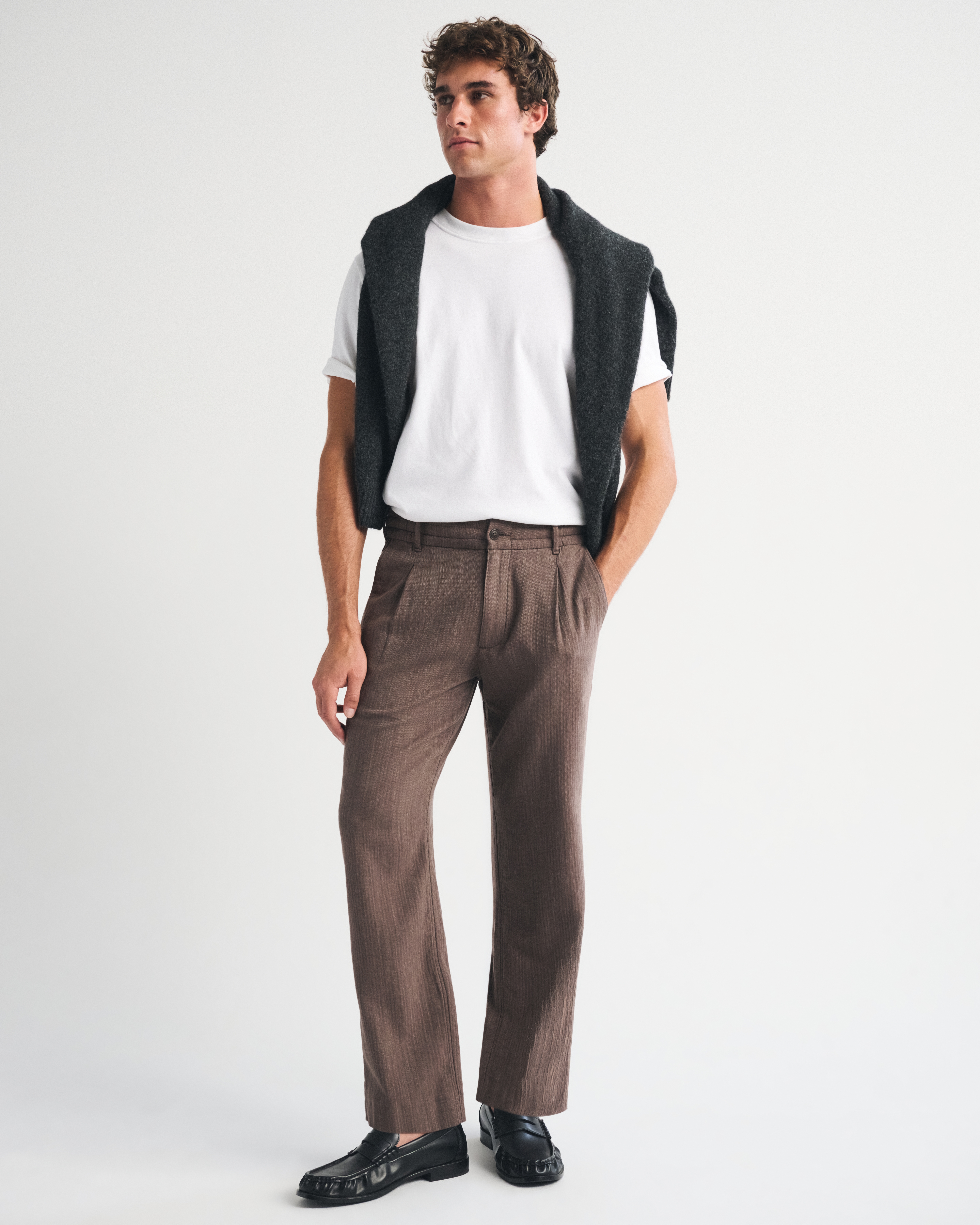 Мужские брюки Abercrombie & Fitch Linen-Blend Relaxed Pleated Hybrid-Waist Trouser, цвет: Коричневый — фото 2
