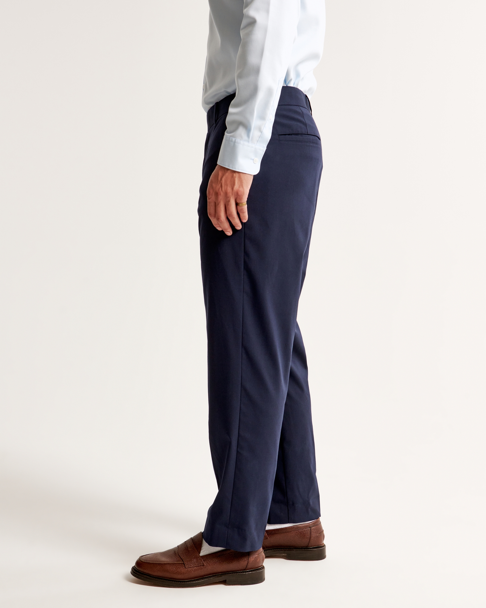 The A&F Collins Linen-Blend Suit Pant