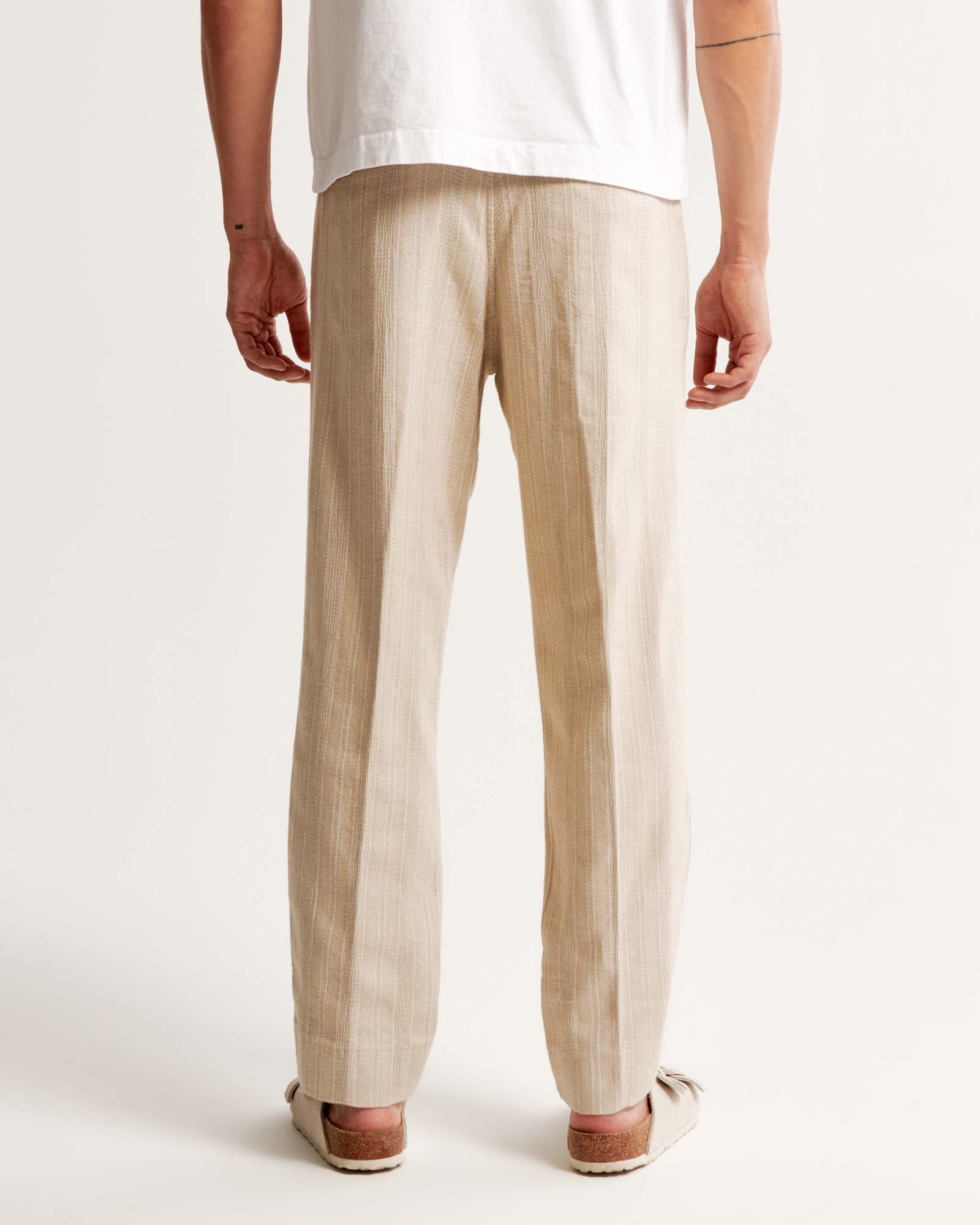 Regular Fit Linen-blend trousers - Dark beige - Men