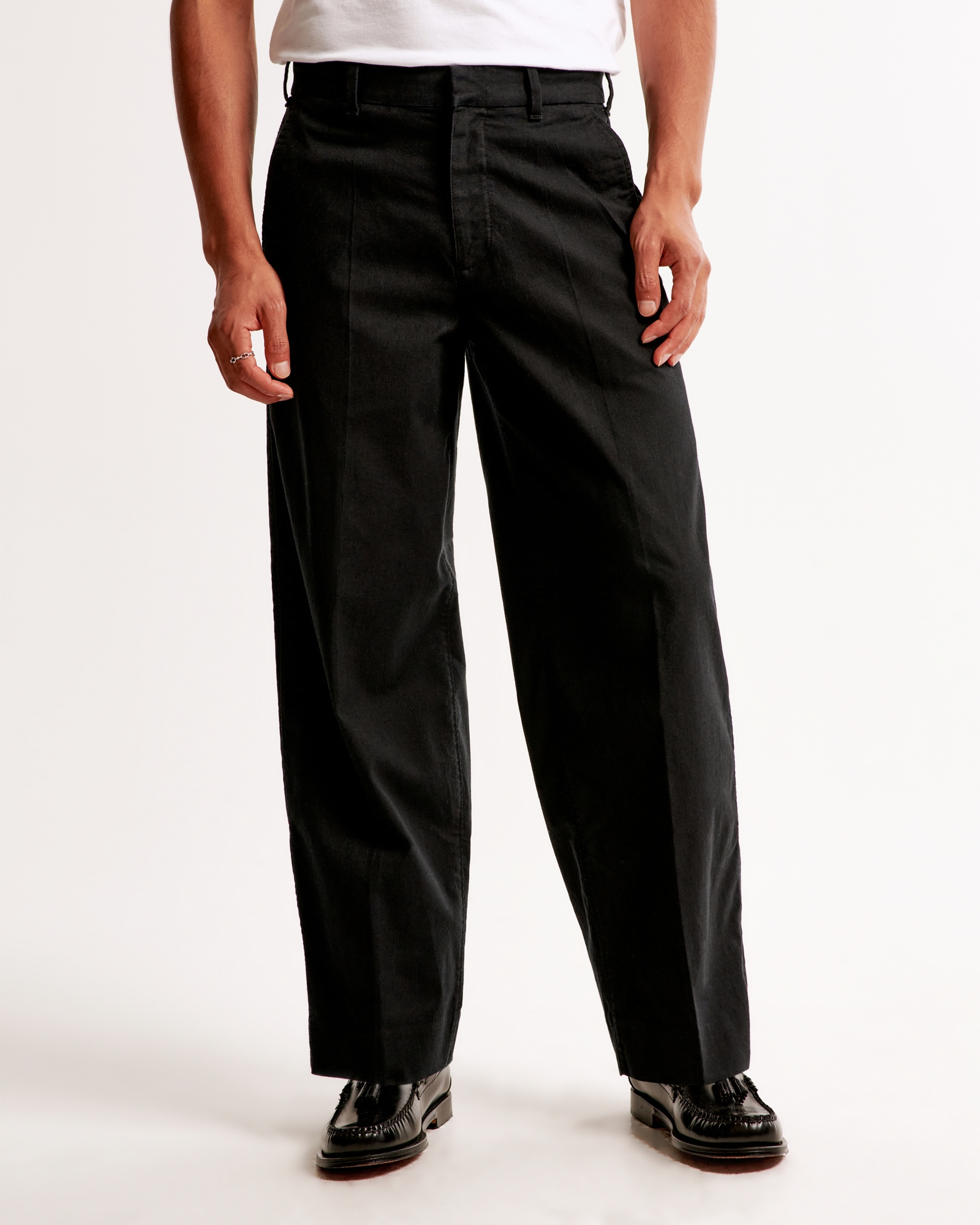 Baggy Linen-Blend Trouser