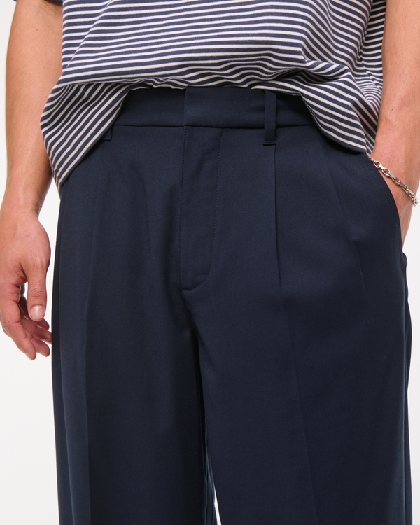 Pleated Baggy Trouser