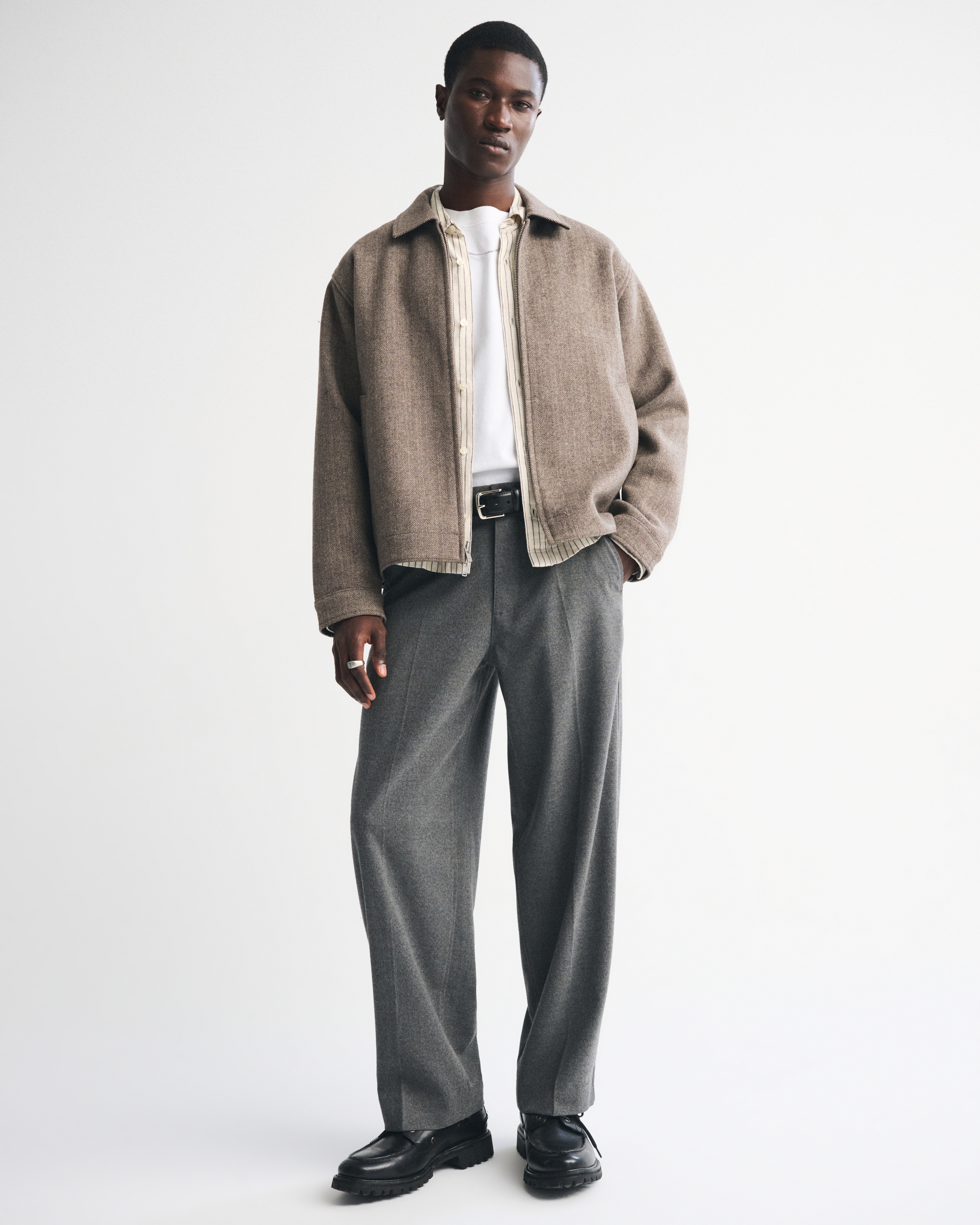 Abercrombie & Fitch Brushed Woven Baggy Trouser In Gray