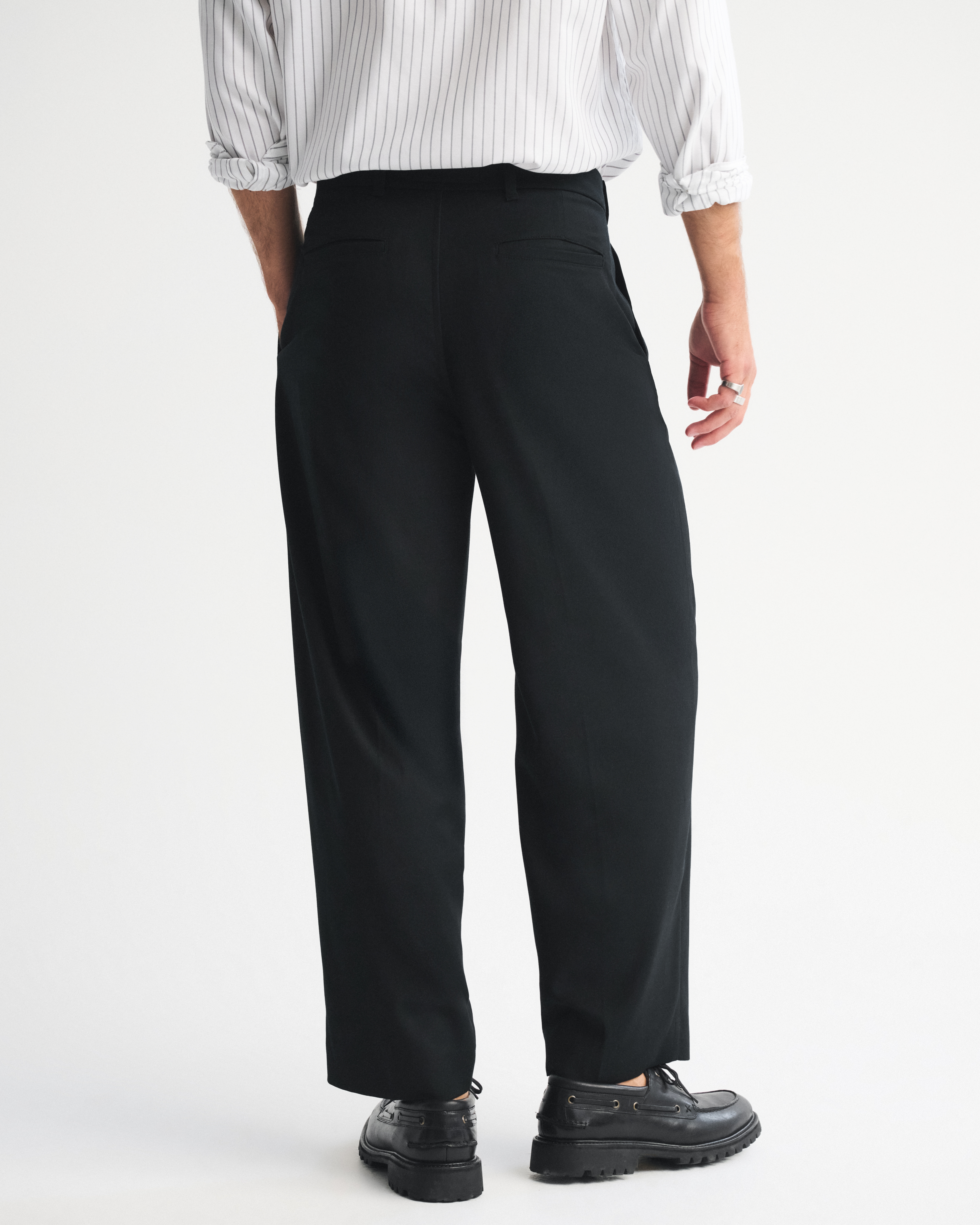SINGLE PLEATED PANTS｜Bargiee｜S｜BLACK SINGLE PLEATED PANTS – Bargiee