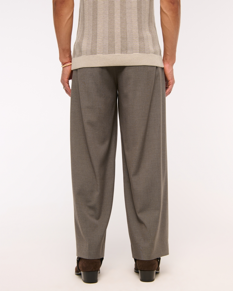Pleated Baggy Trouser