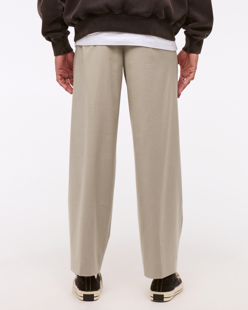 Pleated Baggy Trouser