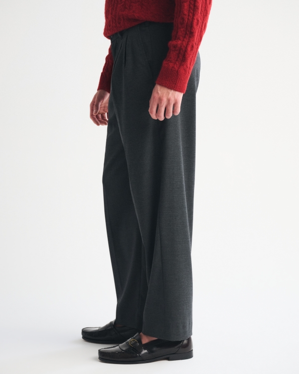 Pleated Baggy Trouser