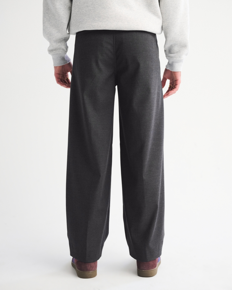 Pleated Baggy Trouser