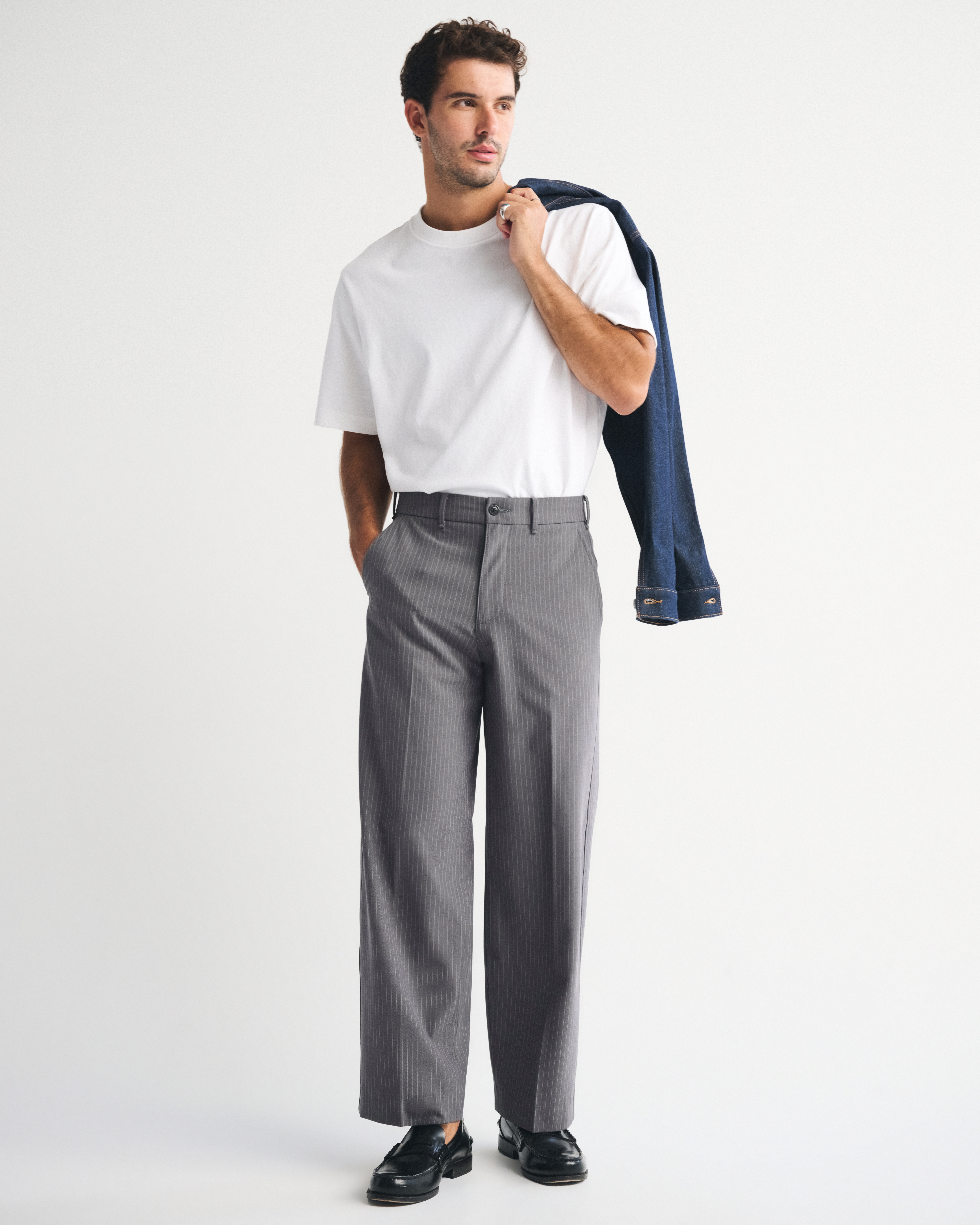Abercrombie & Fitch Menswear Baggy Trouser In Gray