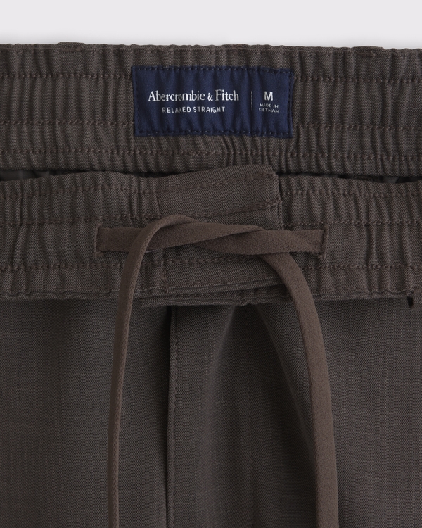 Men's Relaxed Straight Pleated Hybrid Waist Trouser | Men's