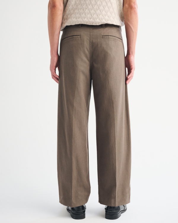 Pleated Baggy Trouser