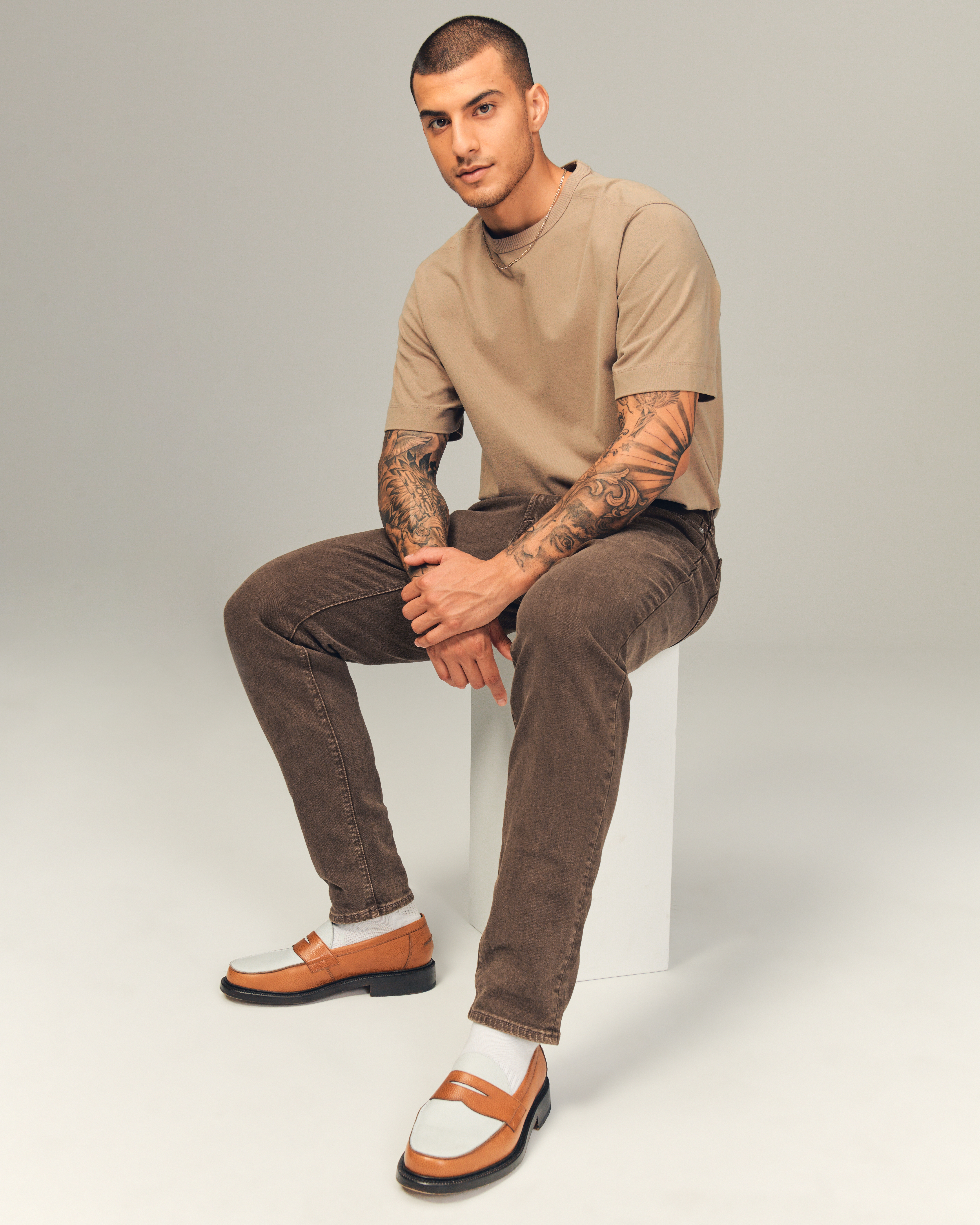 Abercrombie athletic best sale skinny chinos