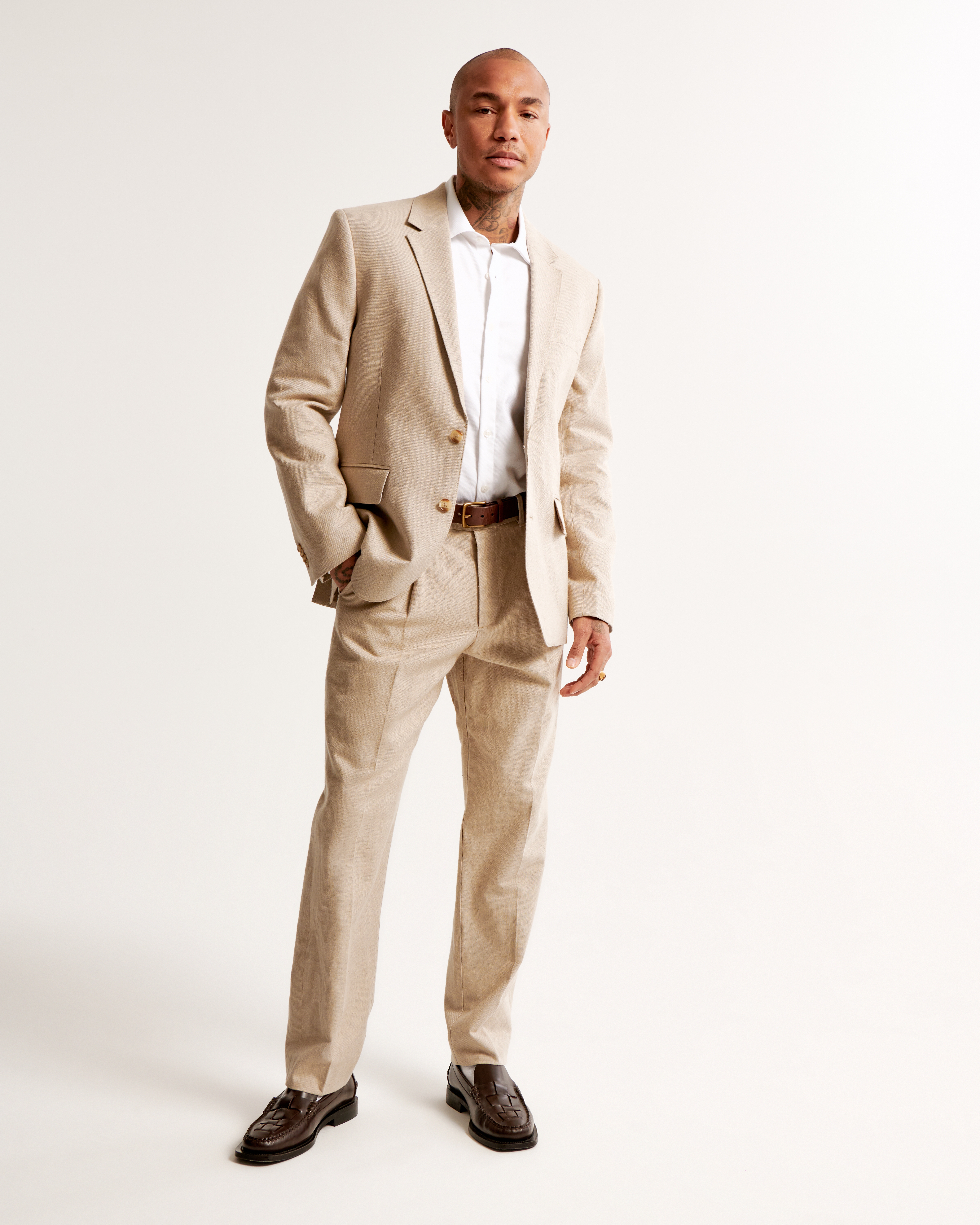 The A&F Collins Tailored Classic Linen-Blend Blazer