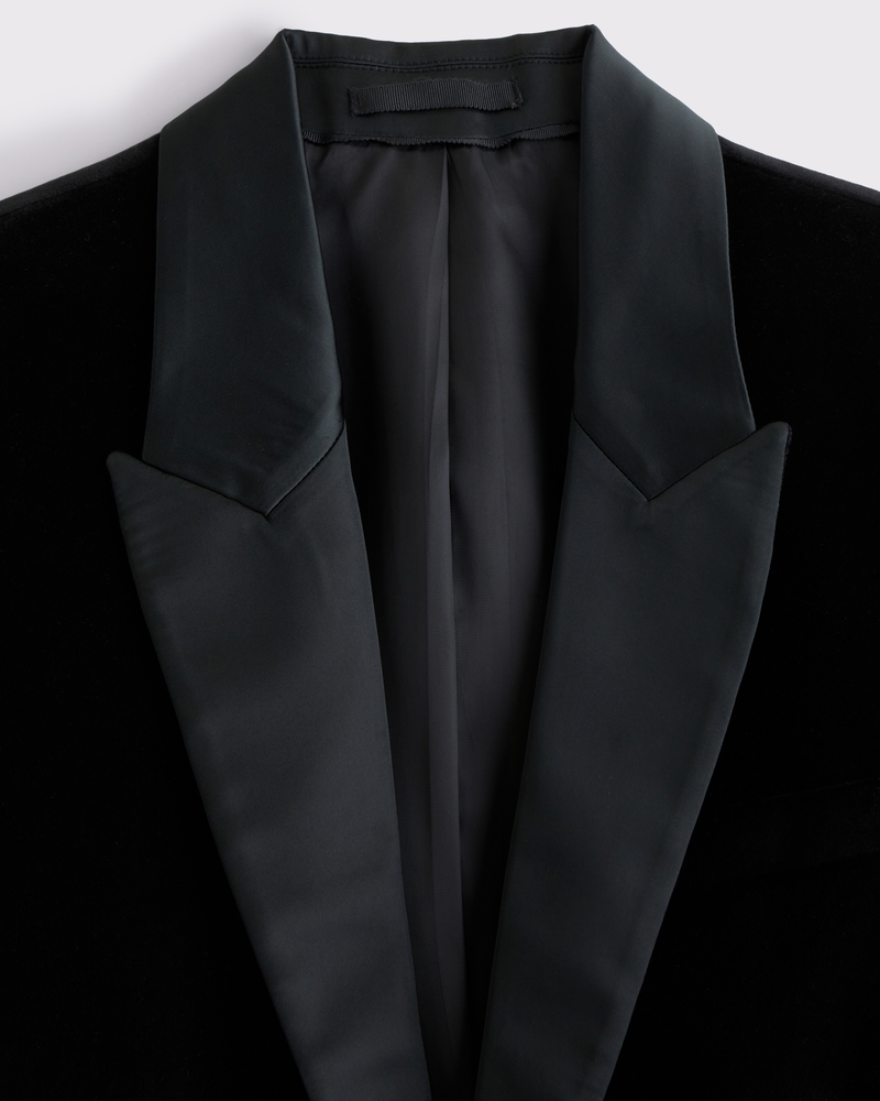 The A&F Collins Tailored Classic Velvet Blazer