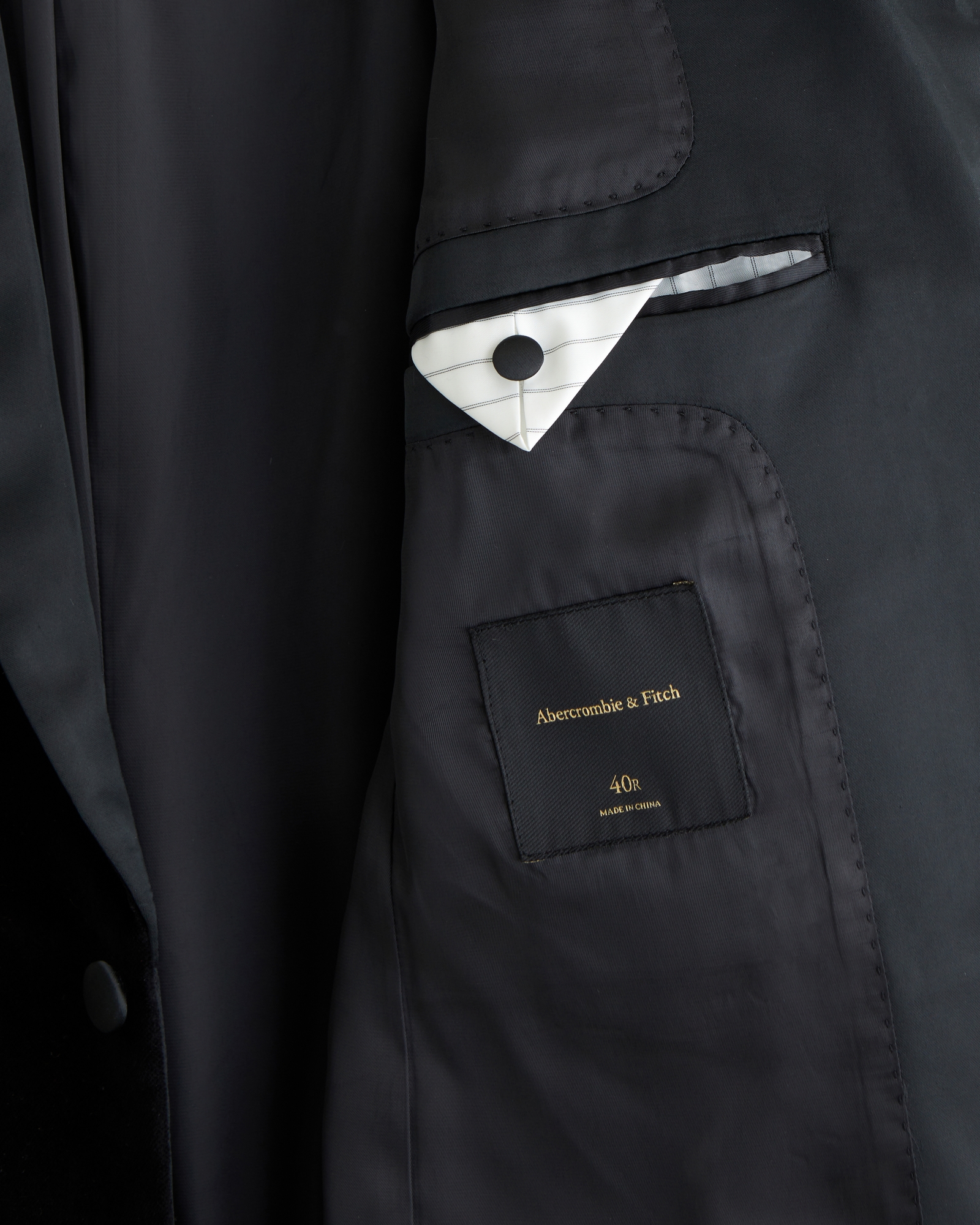 The A&F Collins Tailored Classic Velvet Blazer