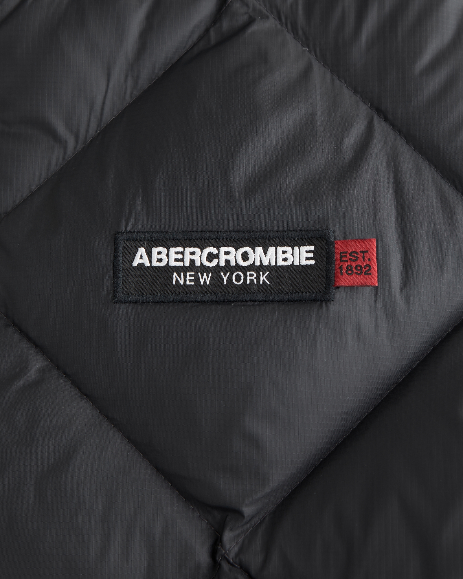 メンズ ダウンベスト | メンズ セール | Abercrombie.com