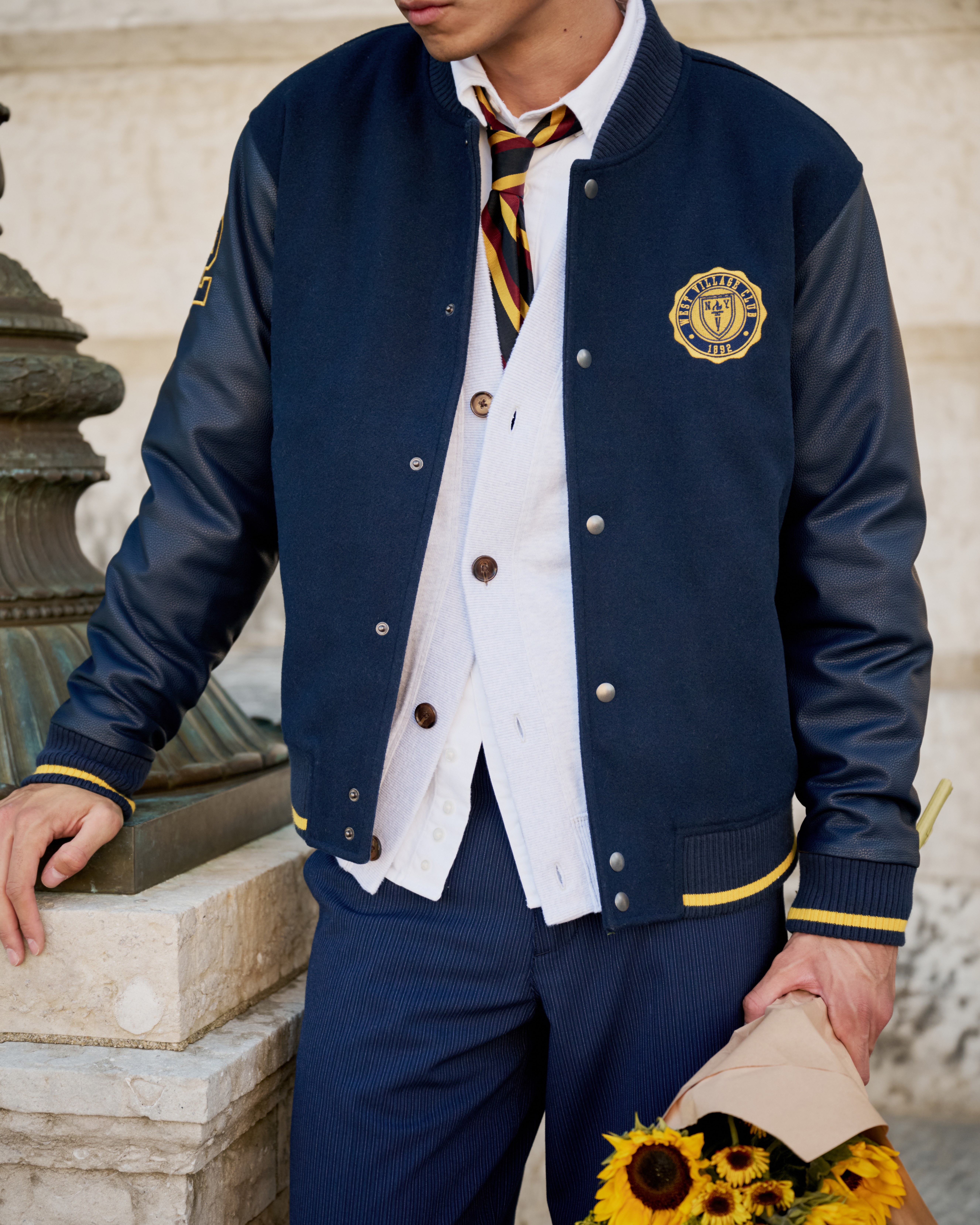 Мужская куртка Abercrombie & Fitch Wool-Blend and Vegan Leather Varsity, цвет: Тёмно-синий — фото 2