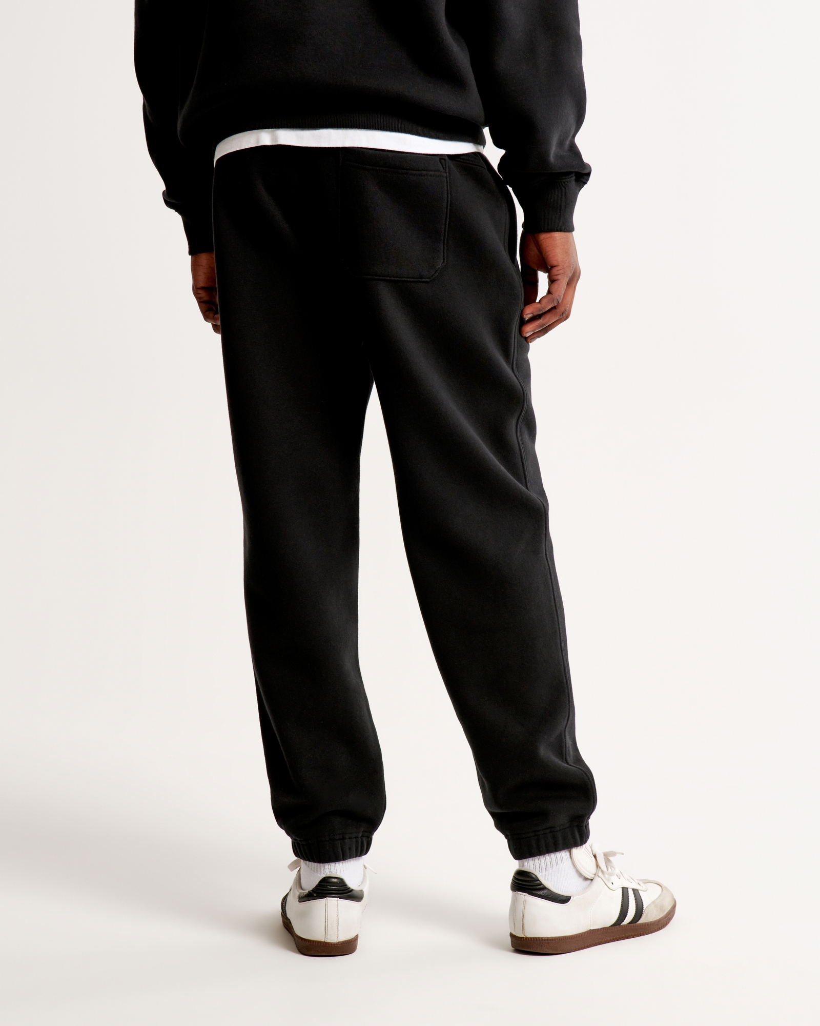 Essential Sweatpant