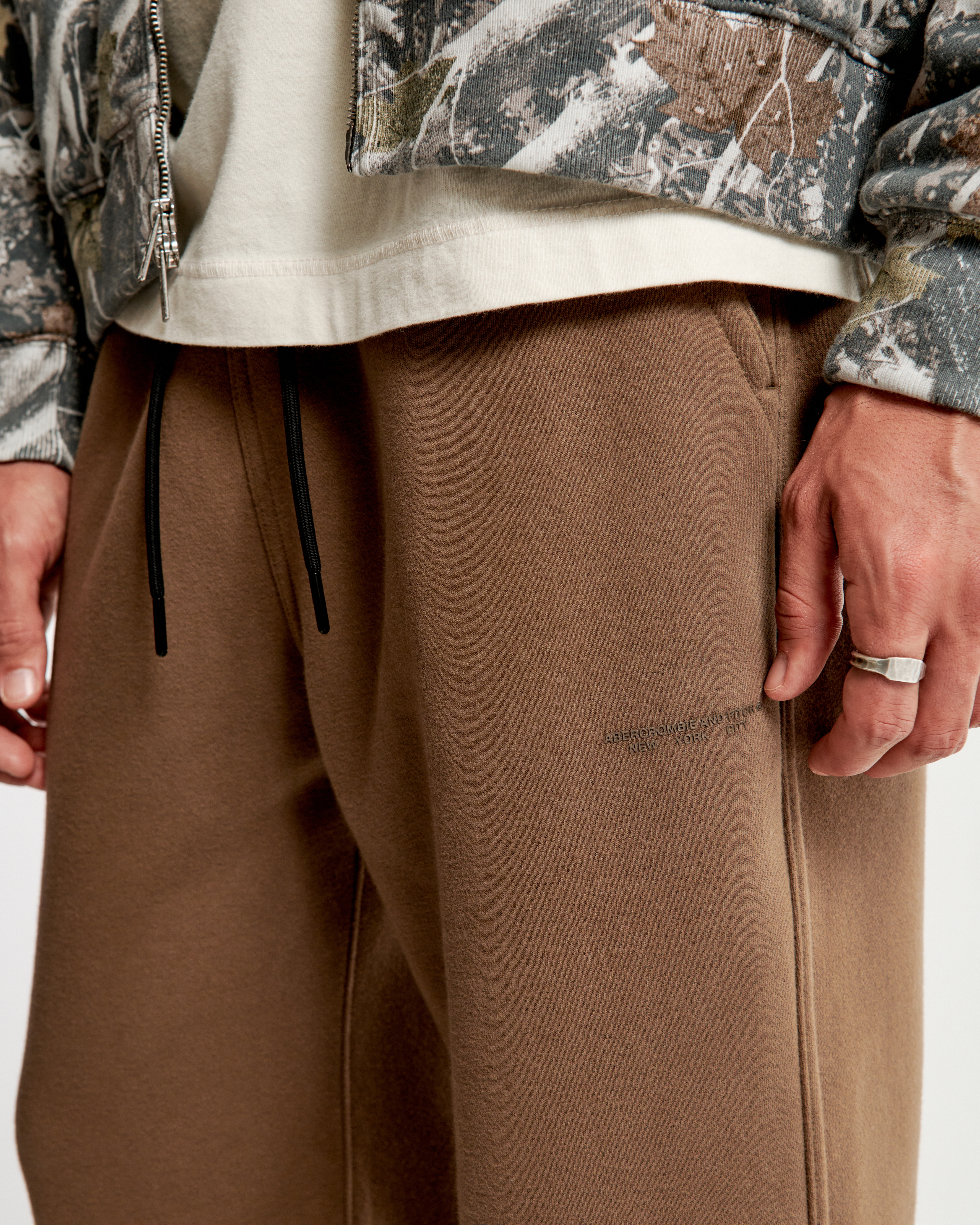 Men's Micro-Logo Cinched Sweatpant | Men's Bottoms | Abercrombie.com