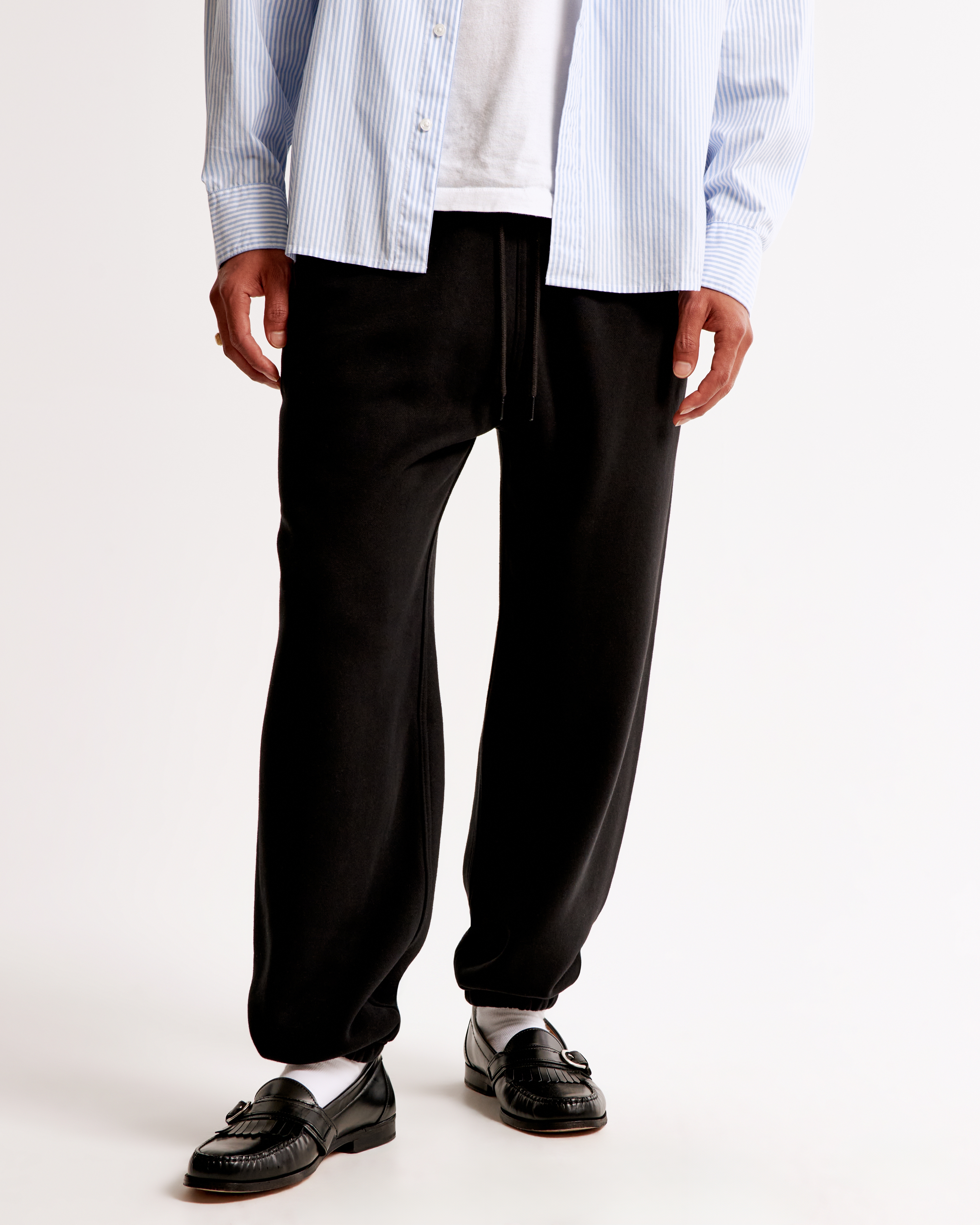 Мужские джоггеры Abercrombie & Fitch Essential Baggy Sweatpant, цвет: Чёрный — фото 3