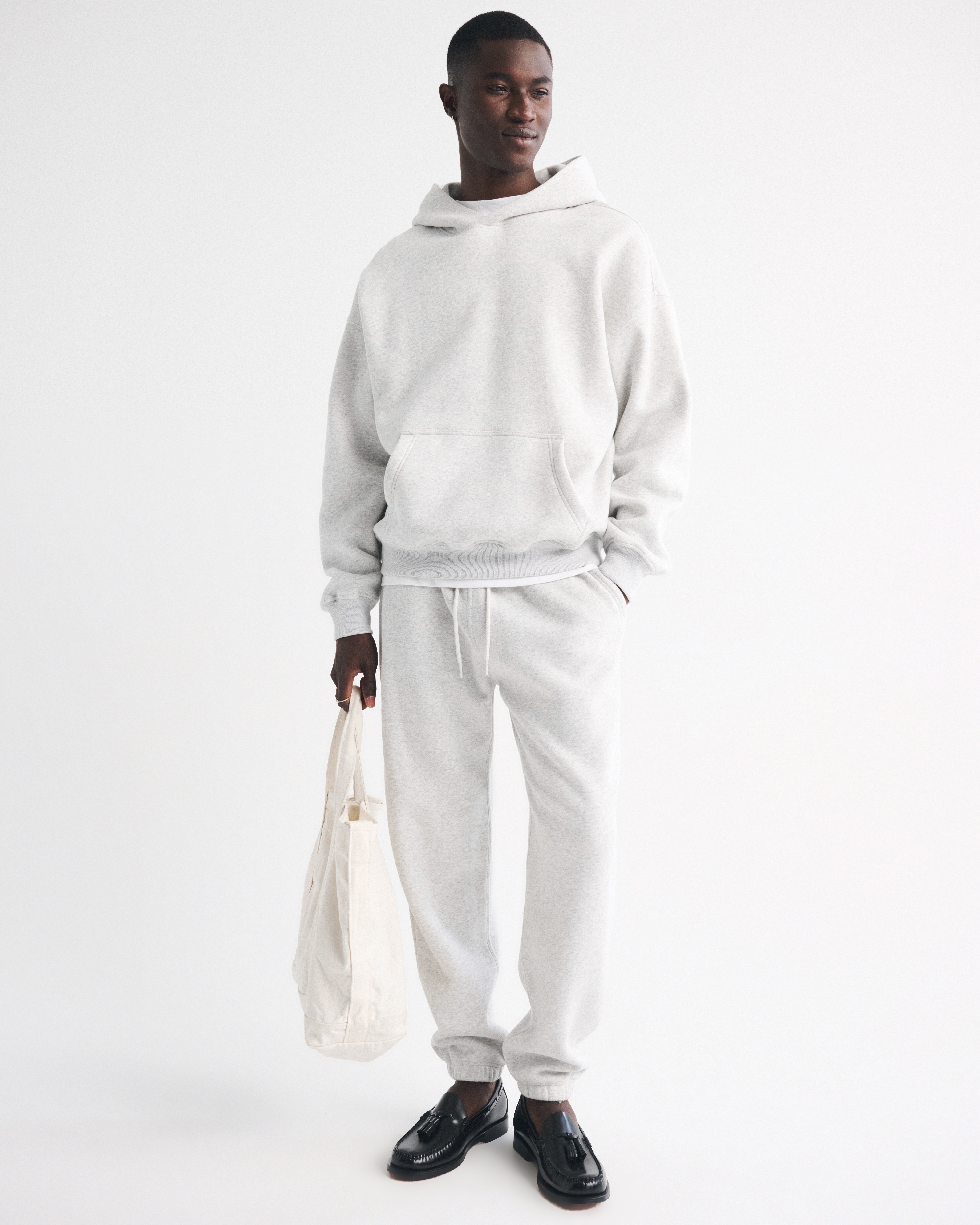 Abercrombie & Fitch Essential Cinched Sweatpant In White