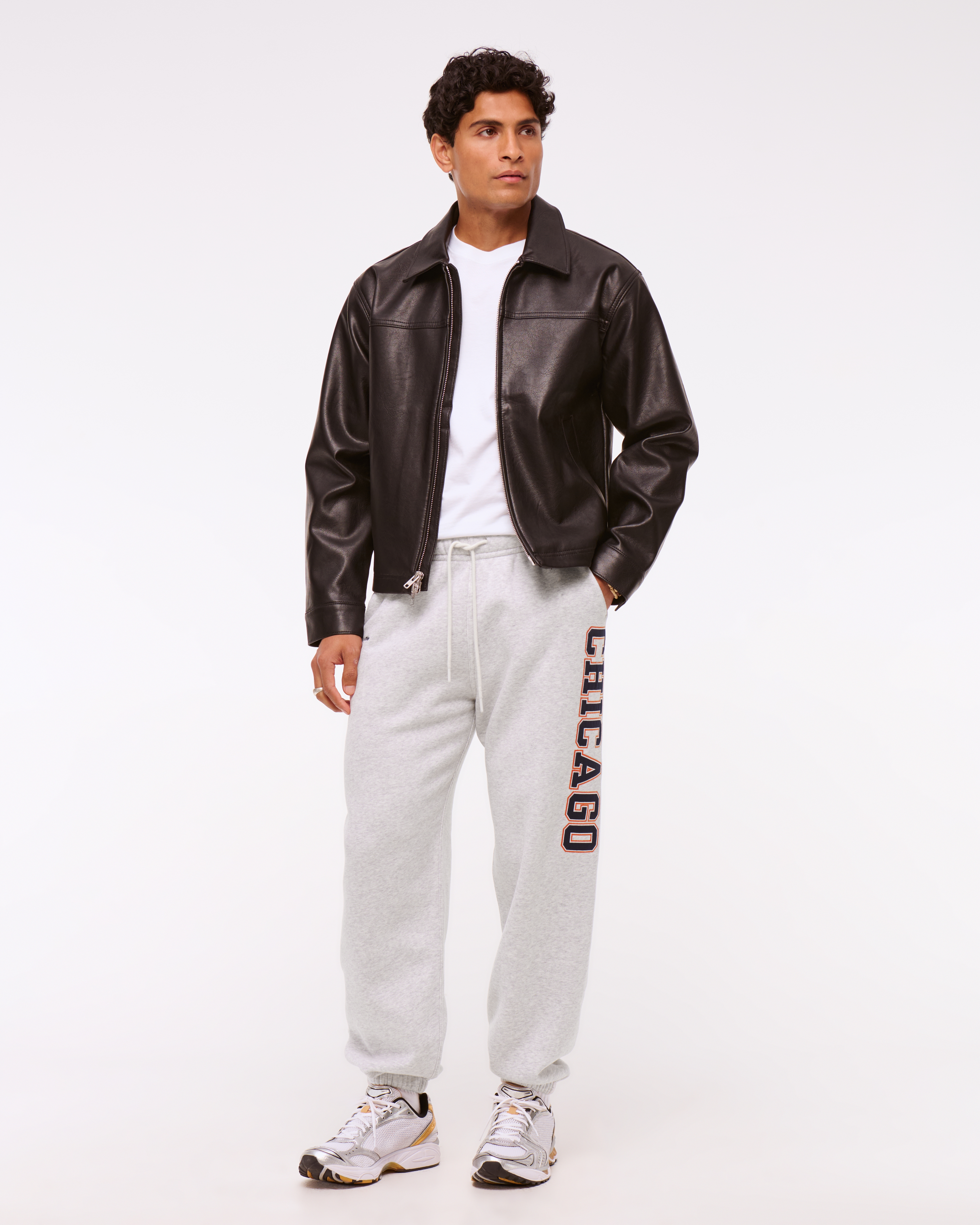 Abercrombie & Fitch Chicago Bears Baggy Cinched Sweatpant In Gray