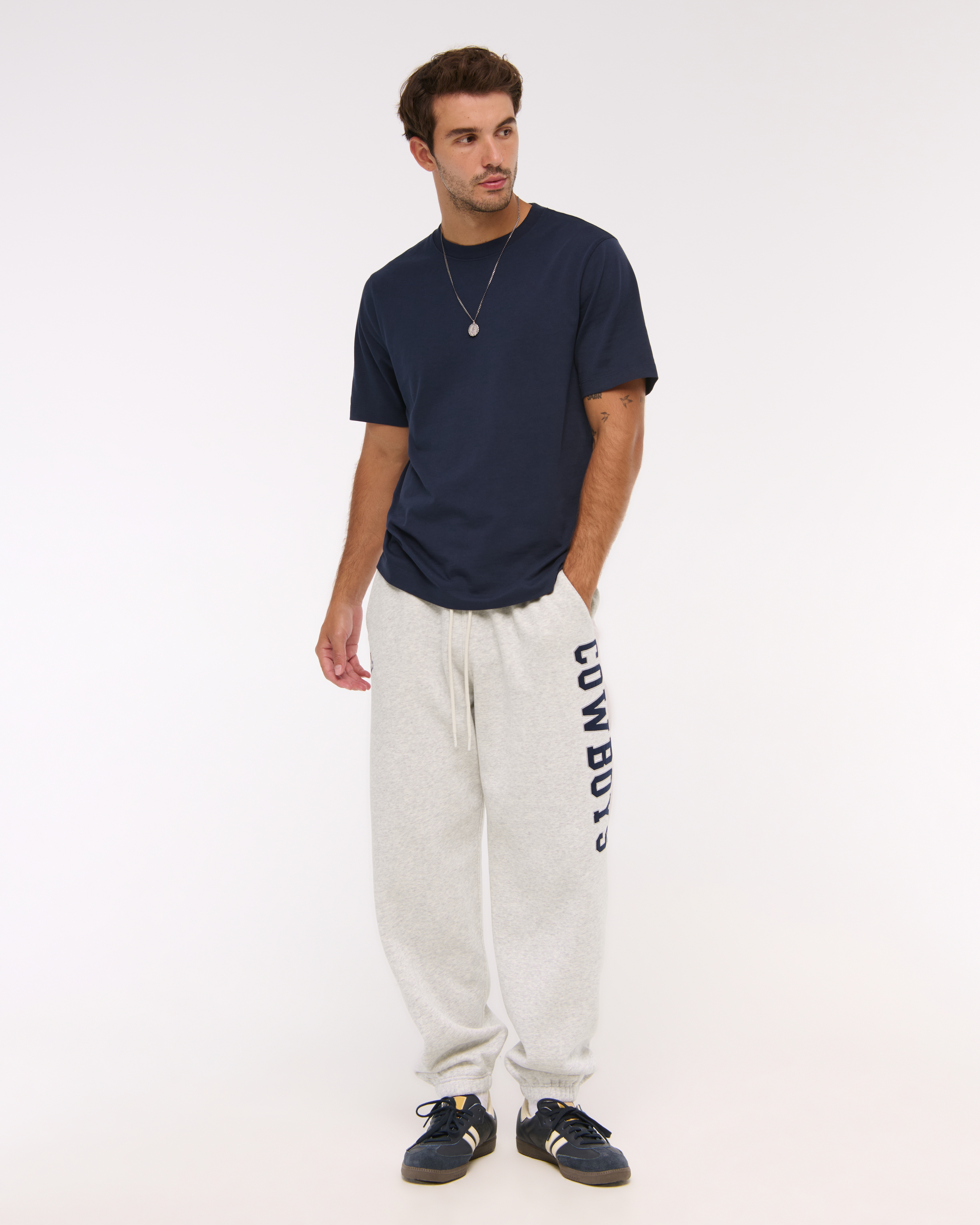Abercrombie & Fitch Dallas Cowboys Baggy Cinched Sweatpant In Gray