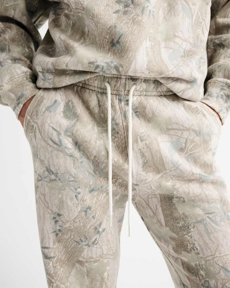 Essential Straight Open-Hem Sweatpant