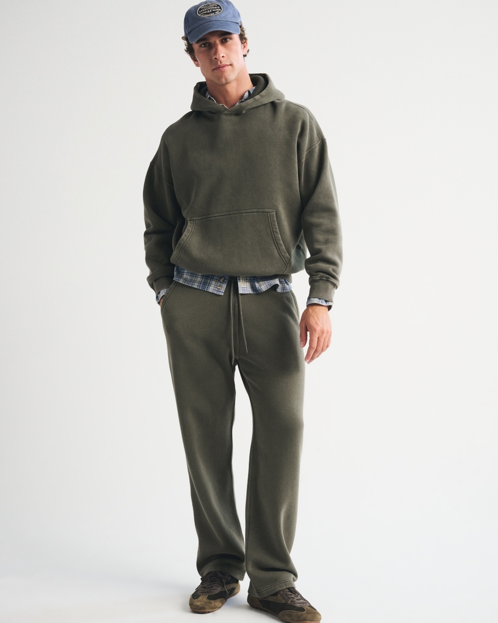 Essential Staight Open-Hem Sweatpant