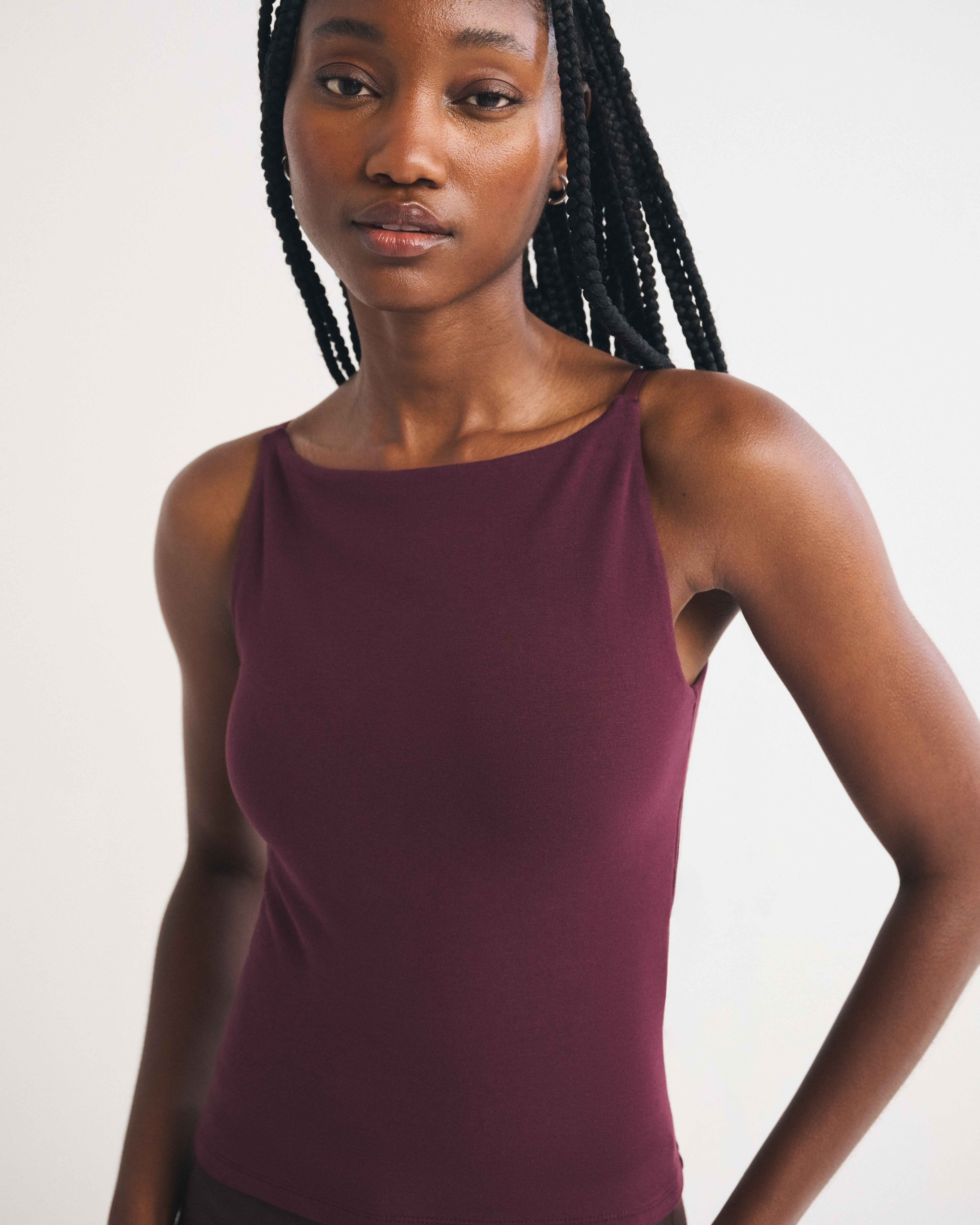 Женский топ Abercrombie & Fitch Bra-Free Apron Tank, цвет: Тёмный сливовый — фото 2