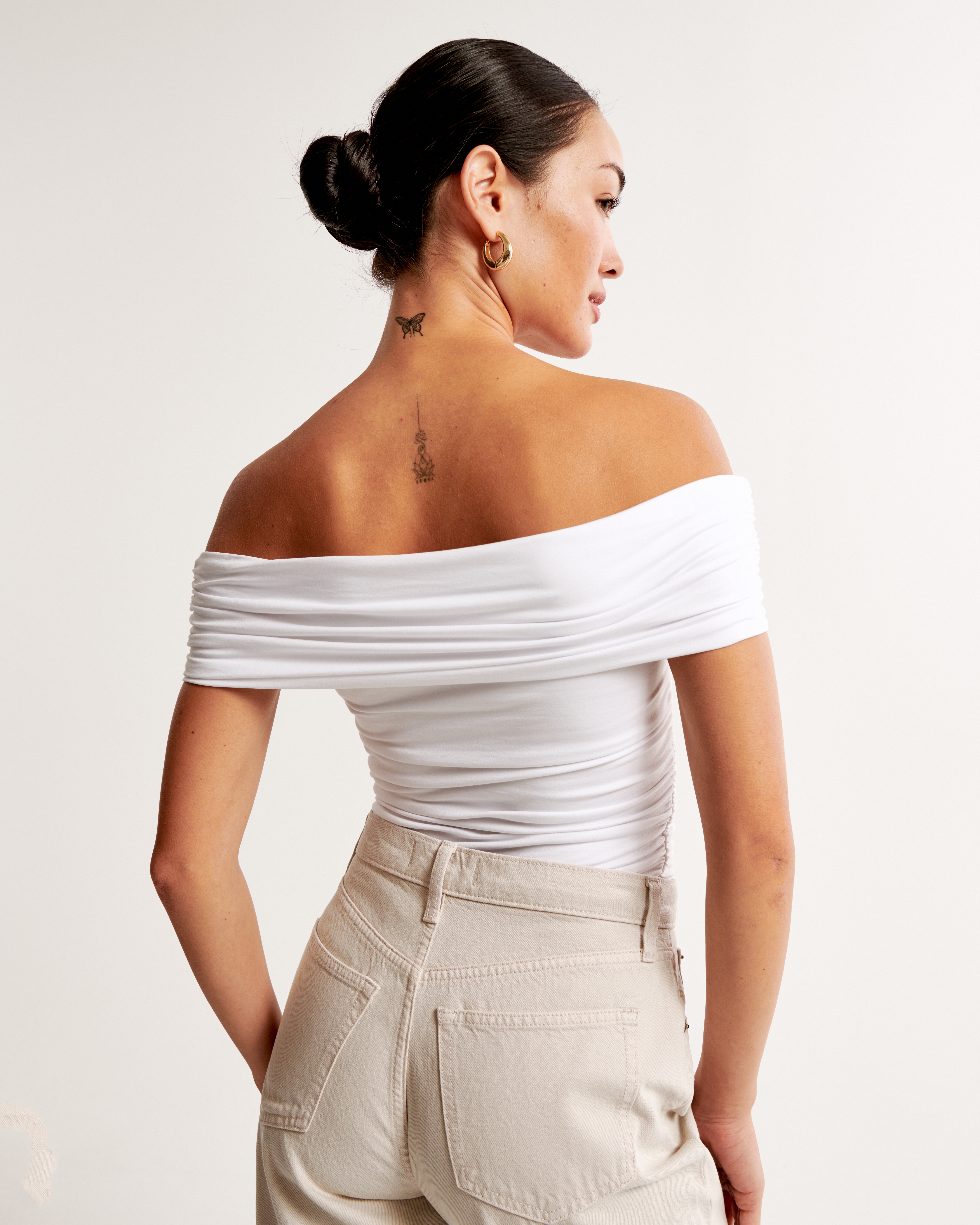 White ribbed off the shoulder outlet top