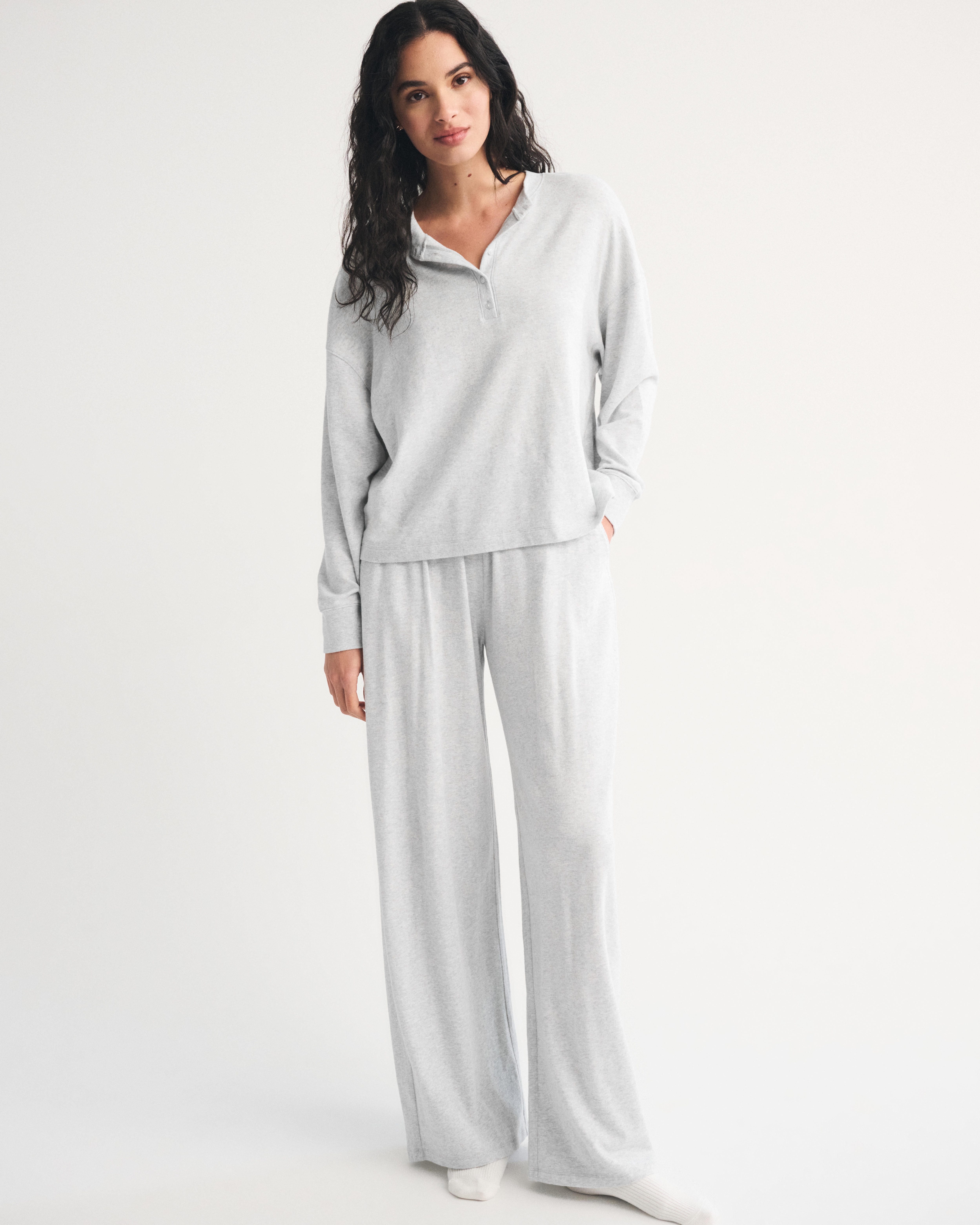 Женские топы Abercrombie & Fitch Long-Sleeve Cozy Lounge Knit Oversized Henley Top — фото 3
