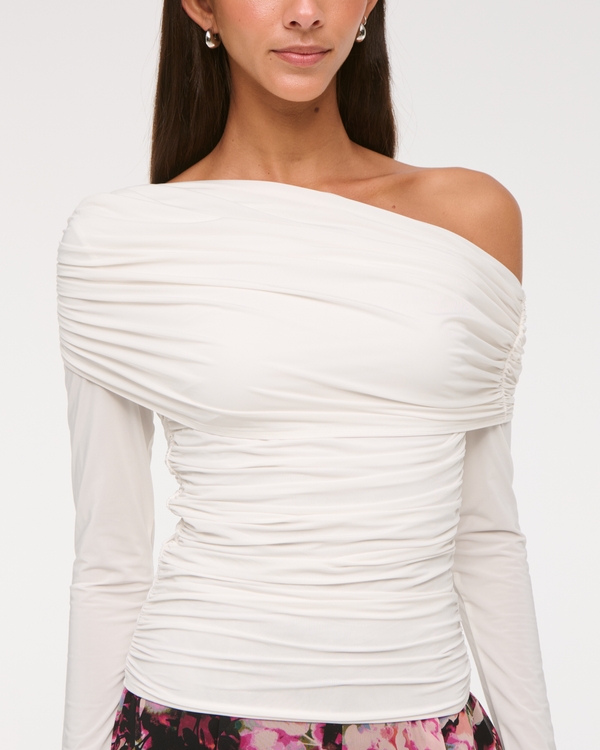 Asymmetrical Foldover Top