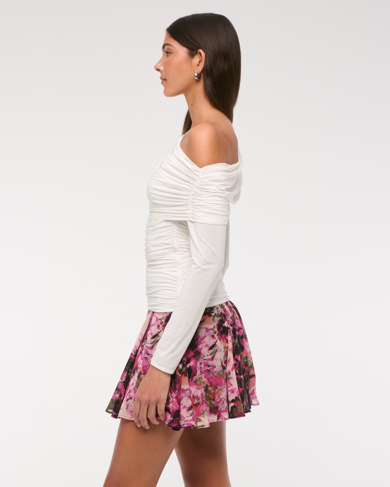 Asymmetrical Foldover Top