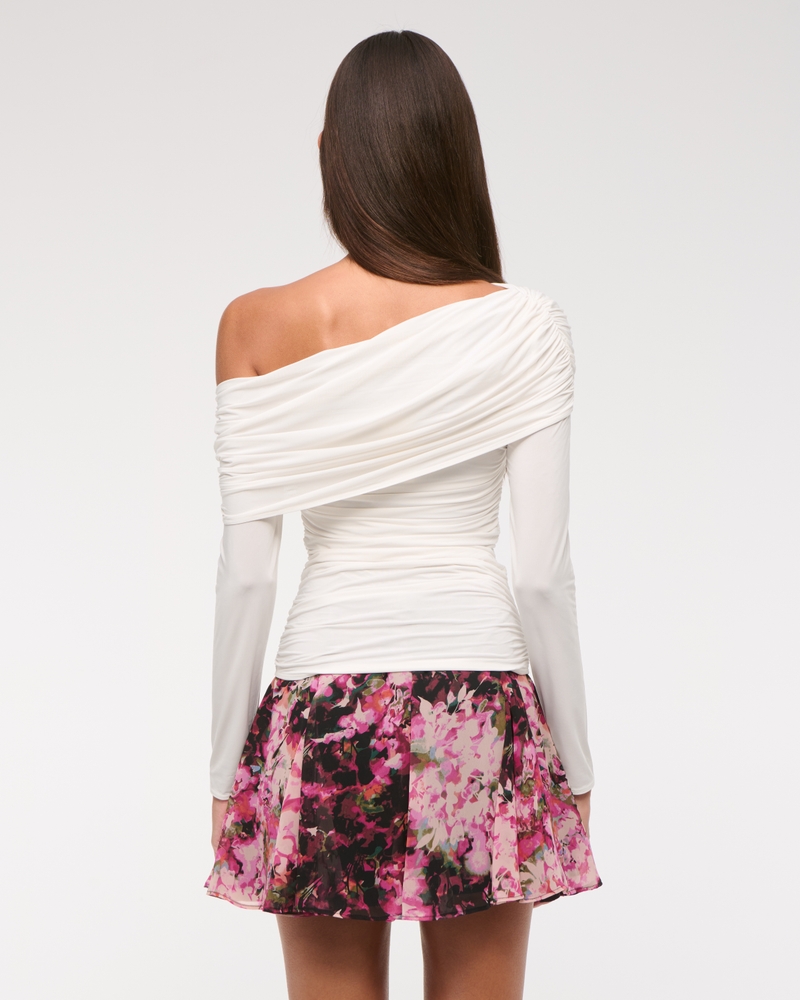 Asymmetrical Foldover Top