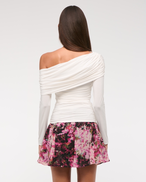 Asymmetrical Foldover Top