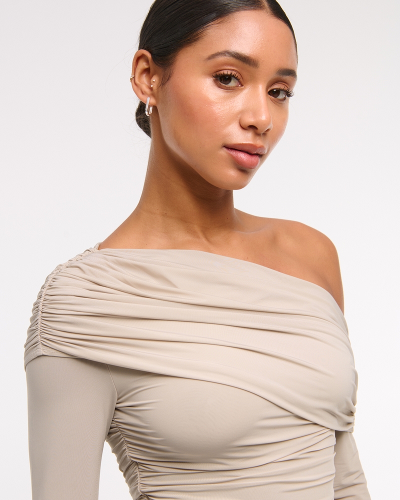 Asymmetrical Foldover Top