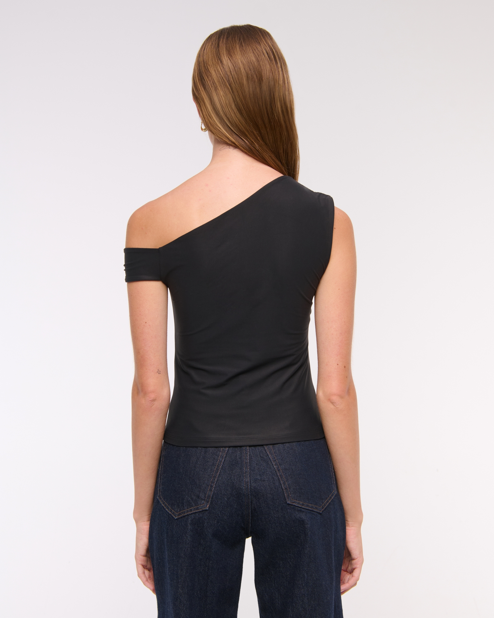 Soft Matte Seamless Asymmetrical Twist Top