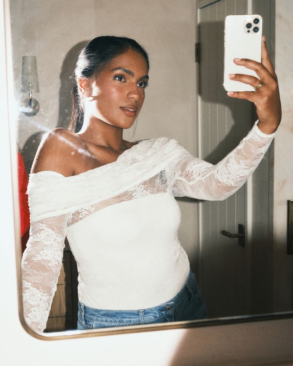 Abercrombie & Fitch, Asymmetrical Foldover Lace Top