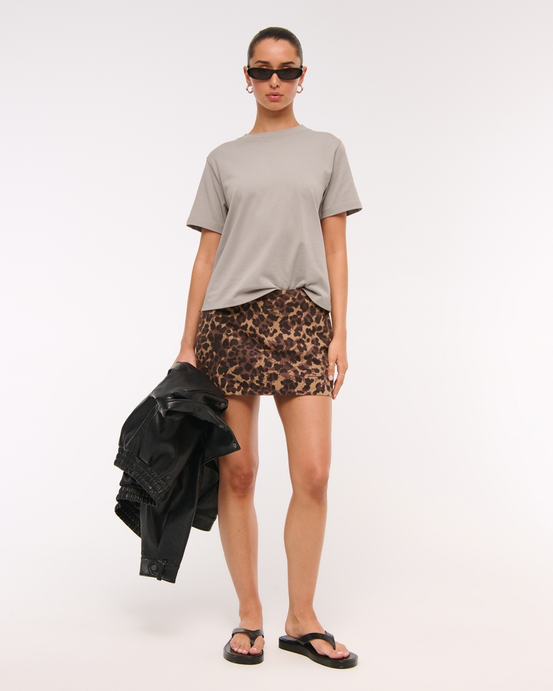 Essential Premium Polished Easy Tee