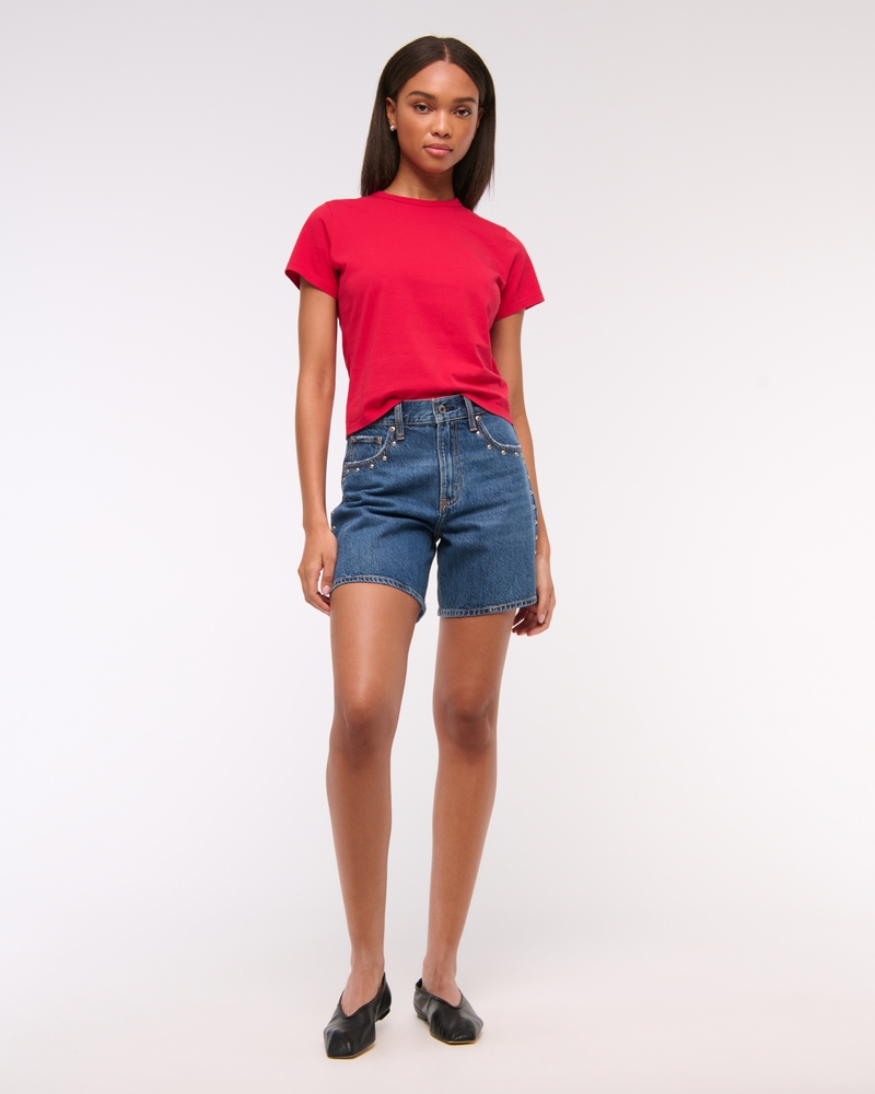 Camiseta elegante básica ajustada al cuerpo