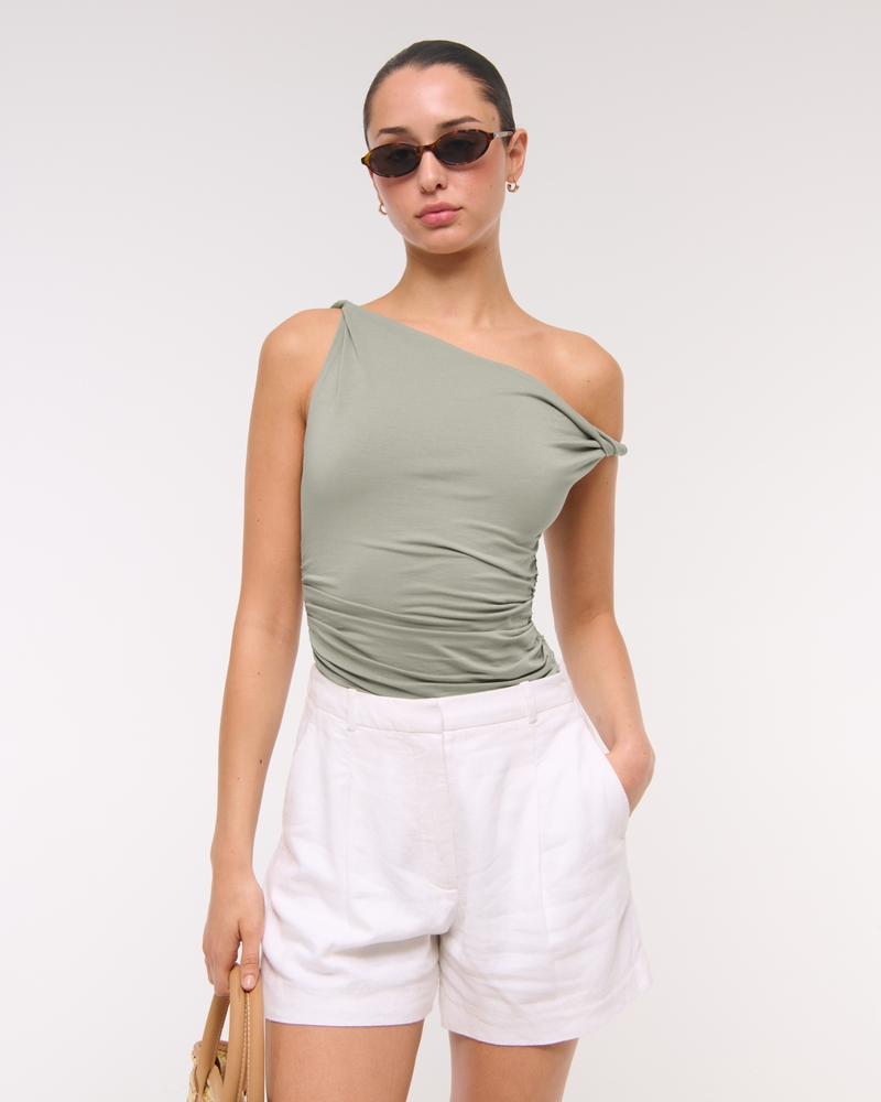 Asymmetrical Twist Top
