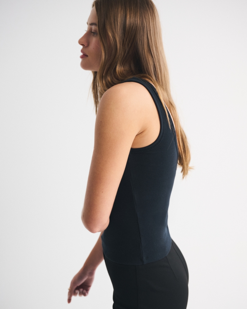 Bra-Free Rib Scoopneck Tank