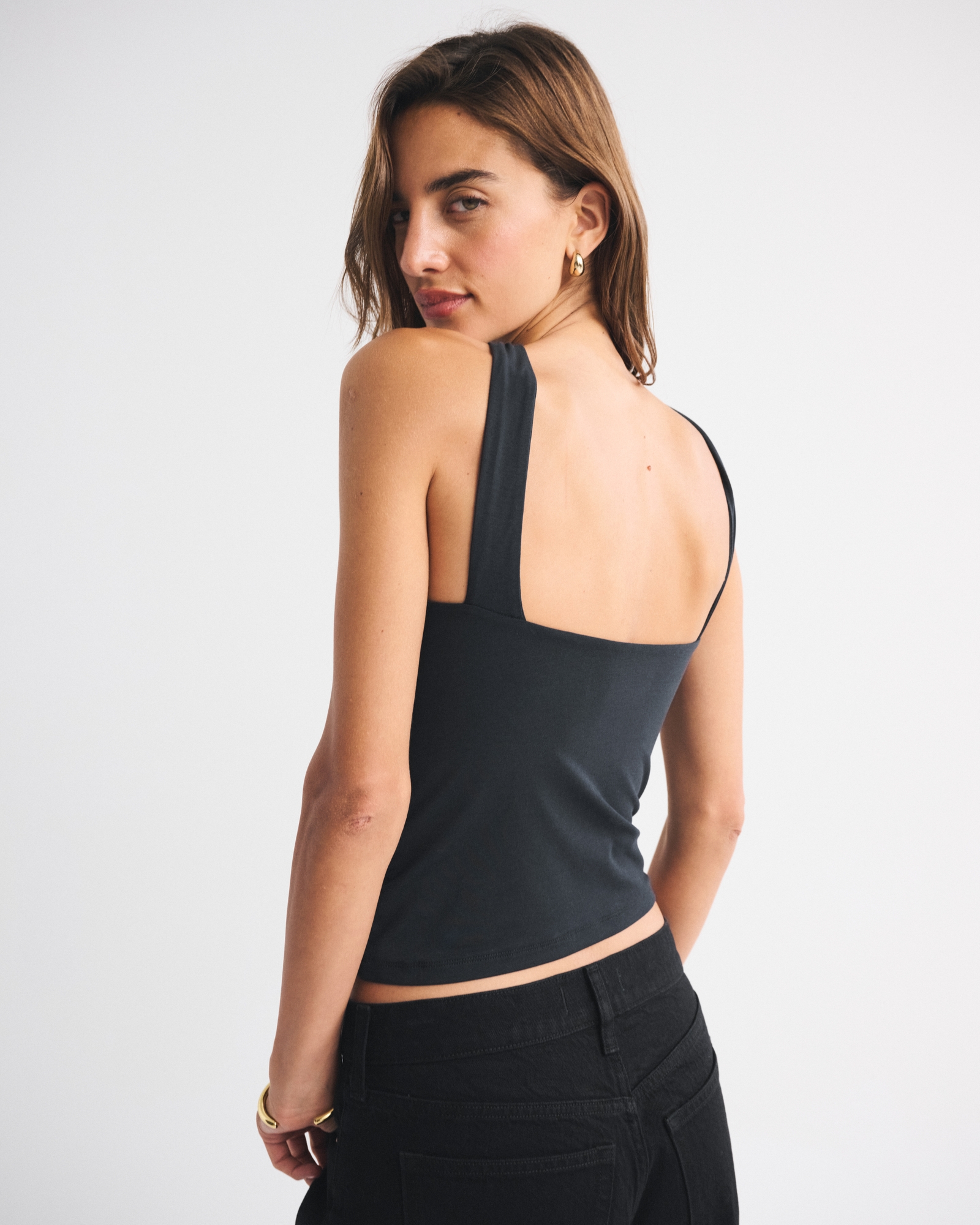 Halter Hardware Top