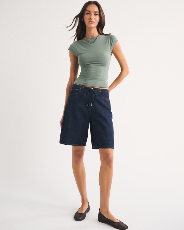 select to zoom model image
