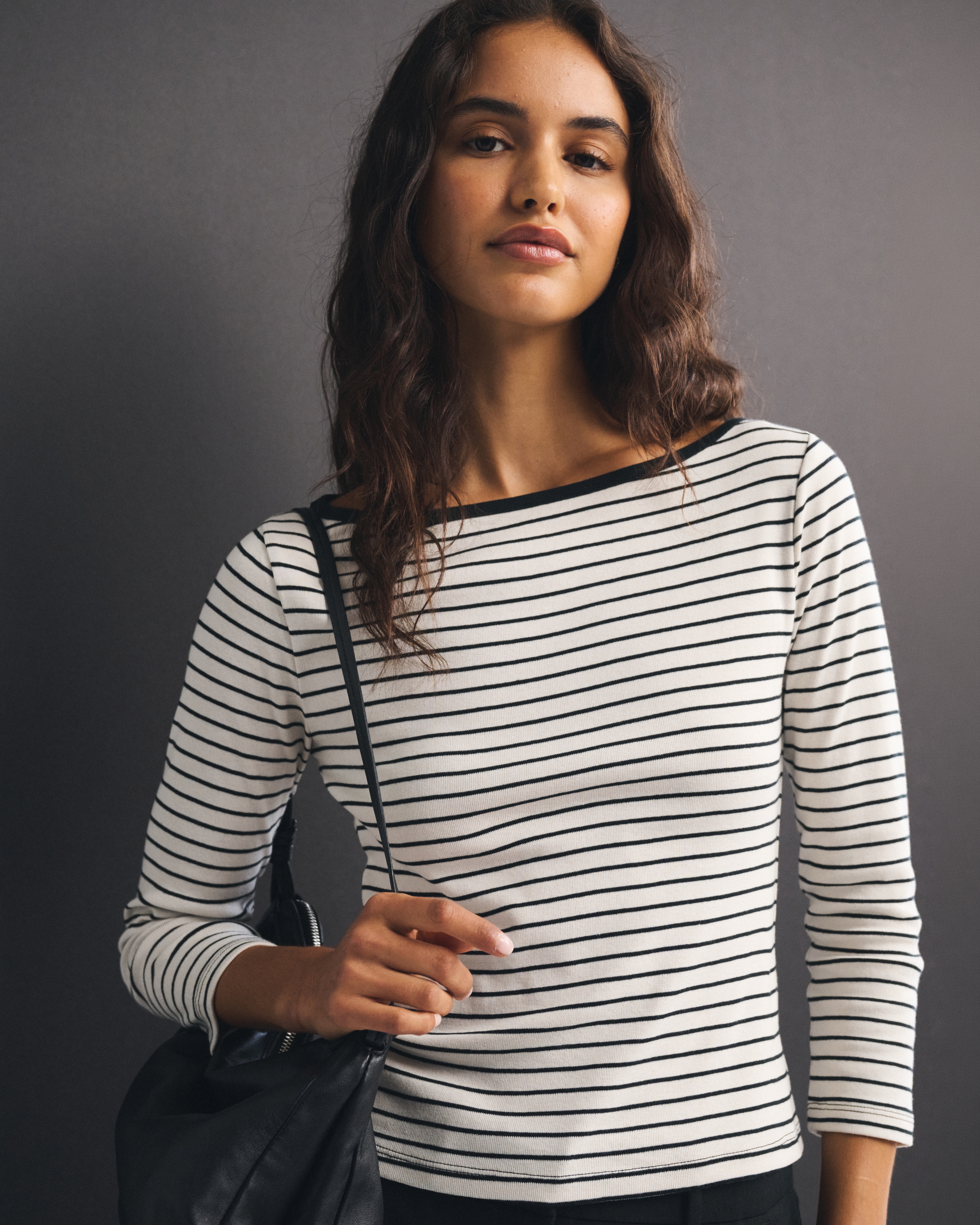 Женский топ Abercrombie & Fitch 3/4 Sleeve Boat Neck Top, цвет: Чёрный / Кремовый — фото 2