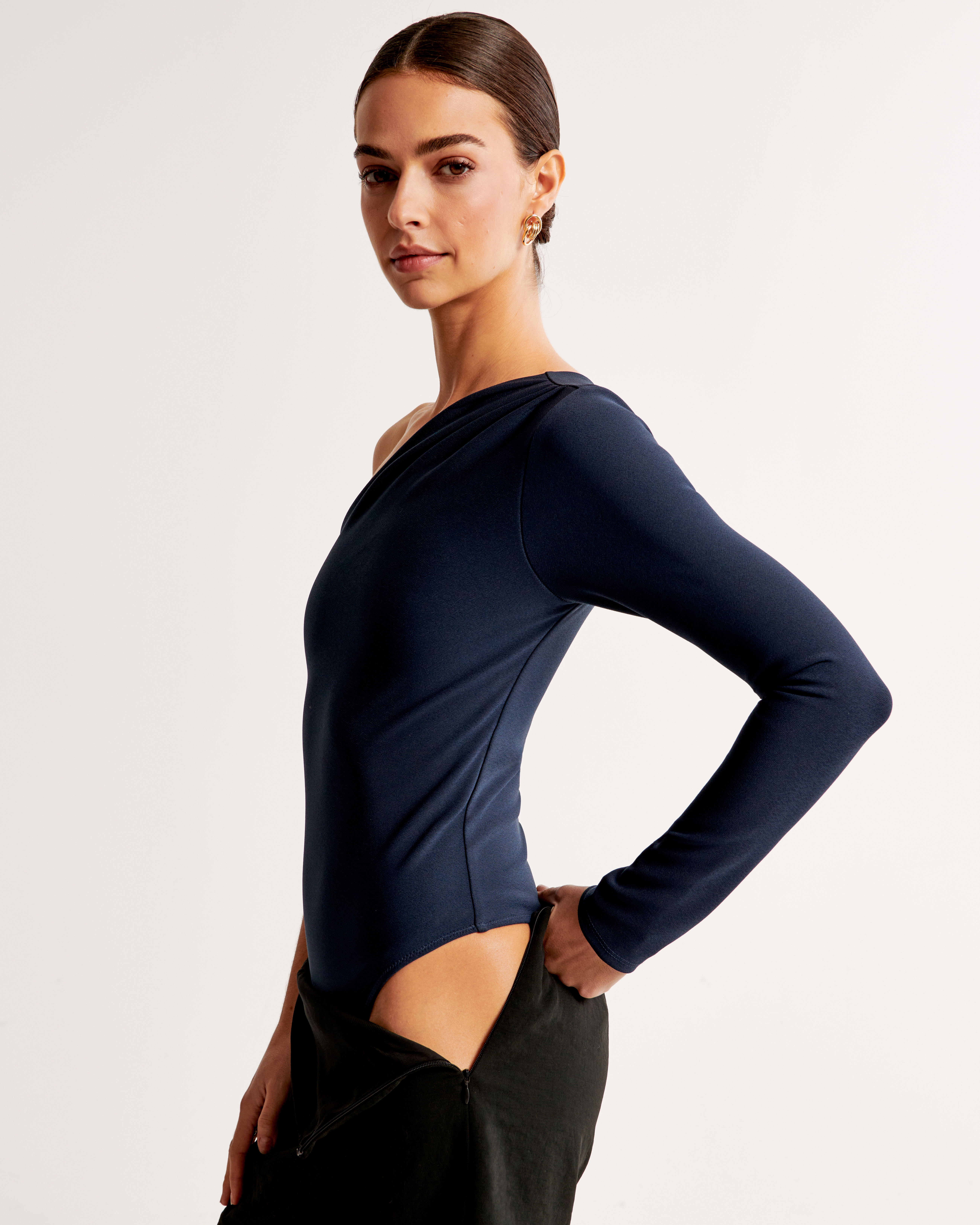 Abercrombie & Fitch Long-sleeve Crepe Asymmetrical One-shoulder Bodysuit In Blue