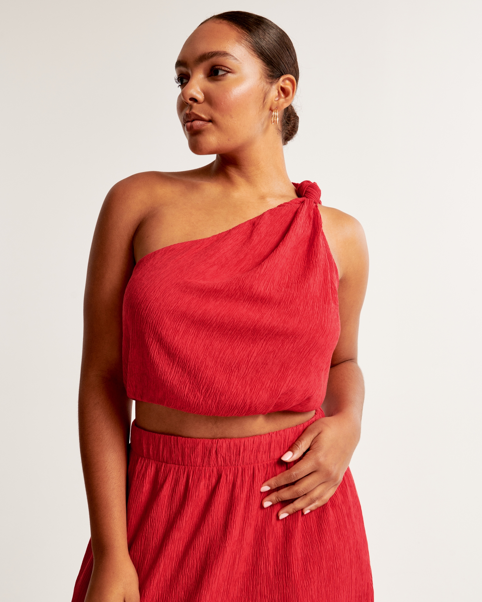 Asymmetrical One-Shoulder Knotted Crinkle Set Top