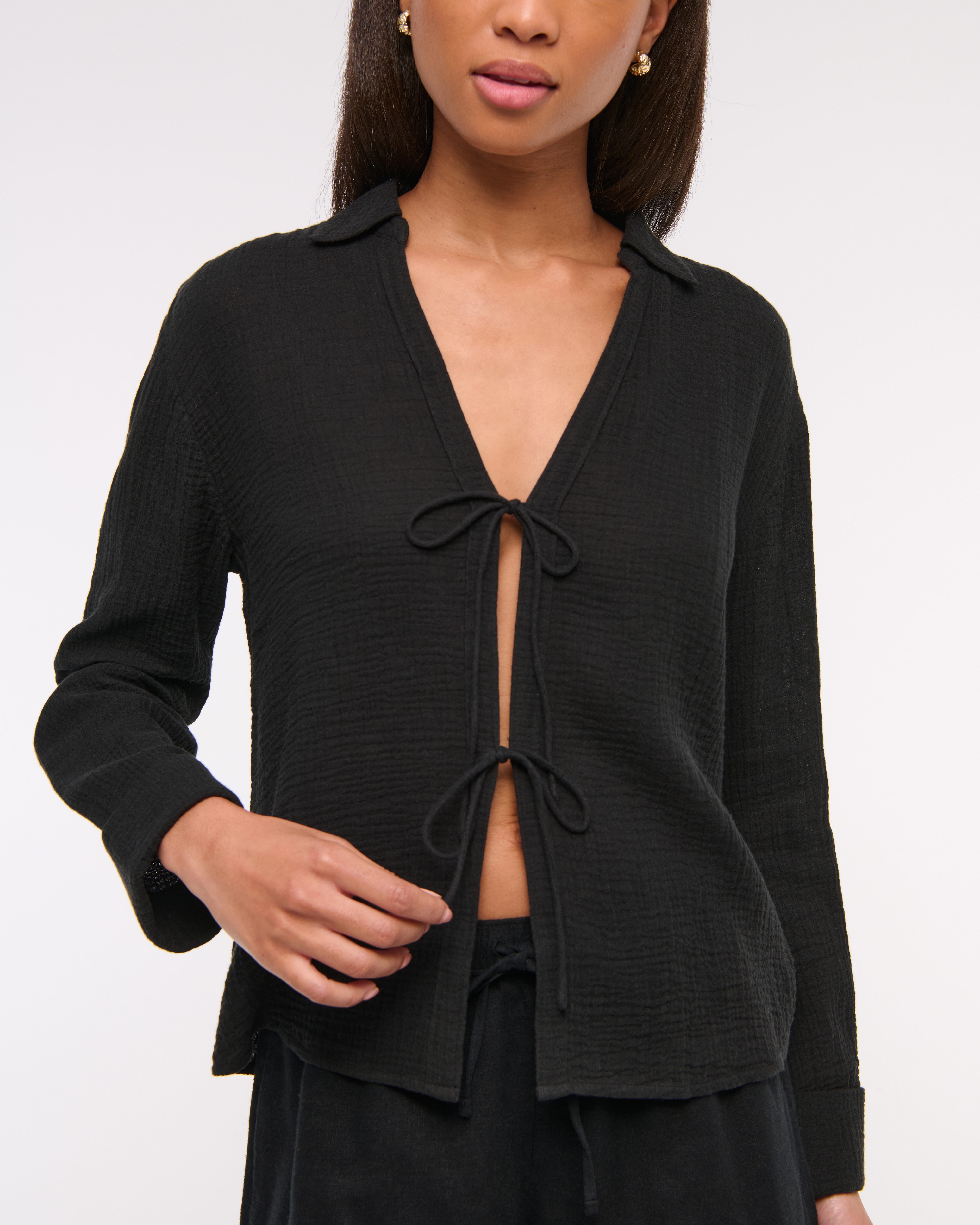 Женские рубашки Abercrombie & Fitch Long-Sleeve Oversized Tie-Front Gauzy Shirt — фото 3