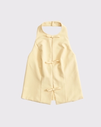Top halter con lazo en la parte delantera