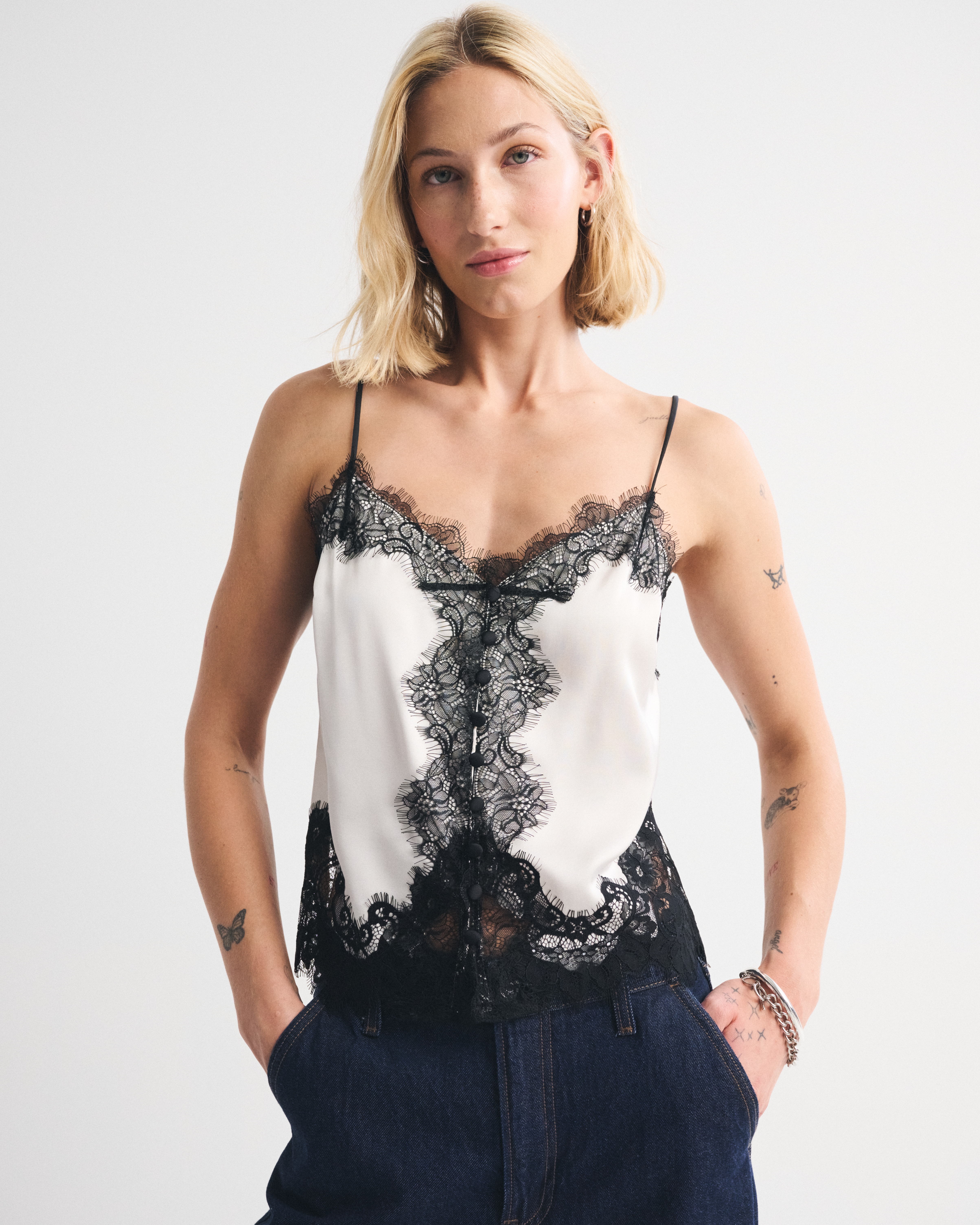 Женский топ Abercrombie & Fitch Lace and Satin Button-Through Cami, цвет: Кремовый — фото 2